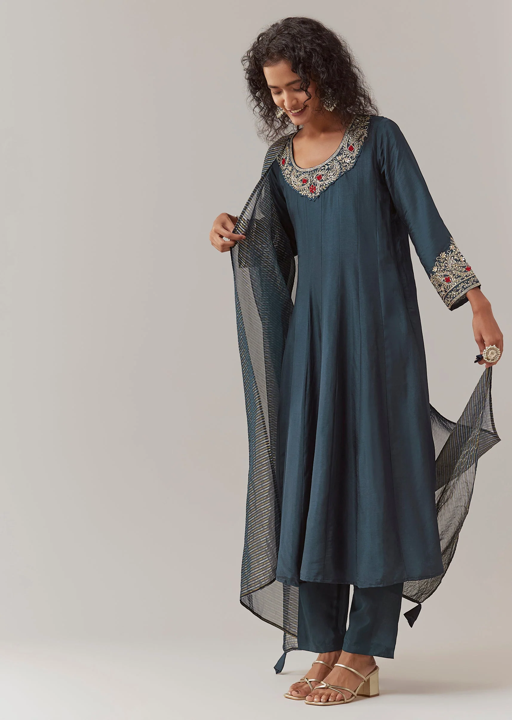 18341-navy-blue-zardozi-embellished-anarkali-set-3.webp Navy Blue Zardozi Embellished Anarkali Set