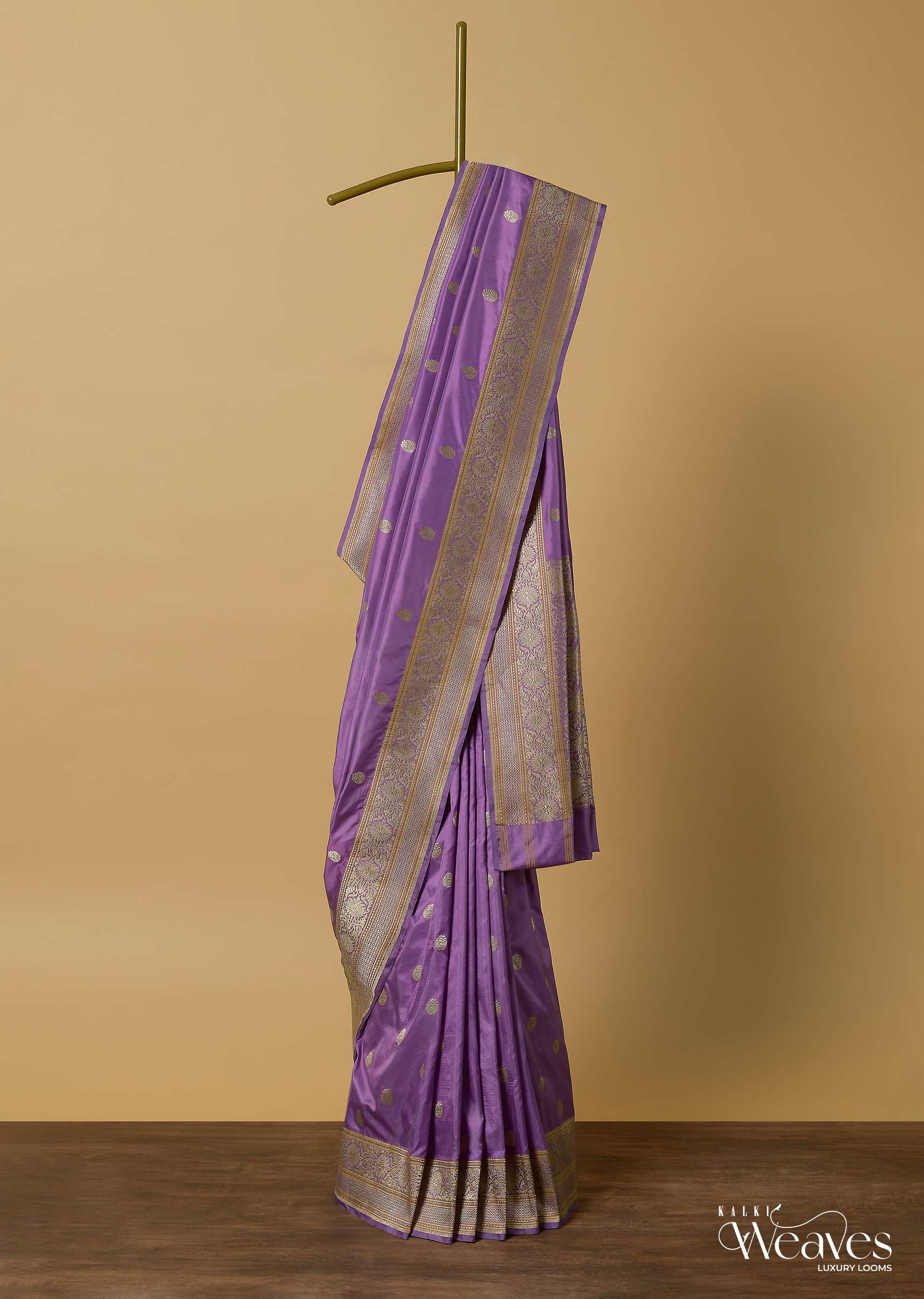 21678-purple-handloom-banarasi-katan-silk-saree-with-zari-weave-and-unstitched-blouse-piece-1.jpg Purple Handloom Banarasi Katan Silk Saree With Zari Weave And Unstitched Blouse Piece