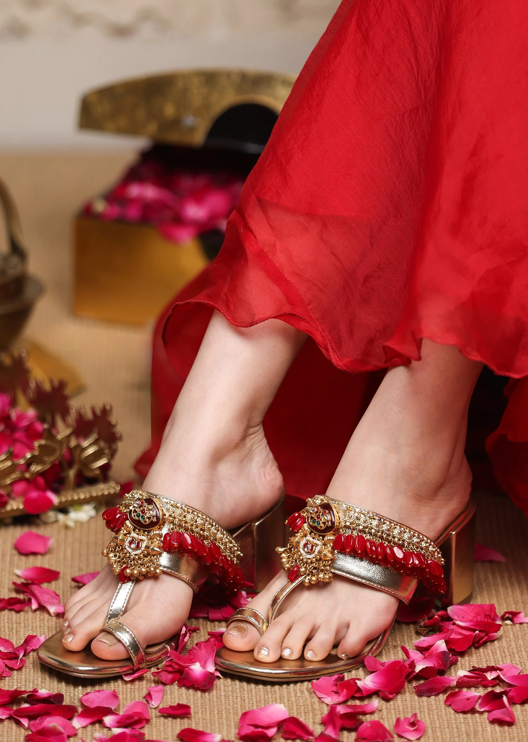 Pink Embellished Kolhapuri