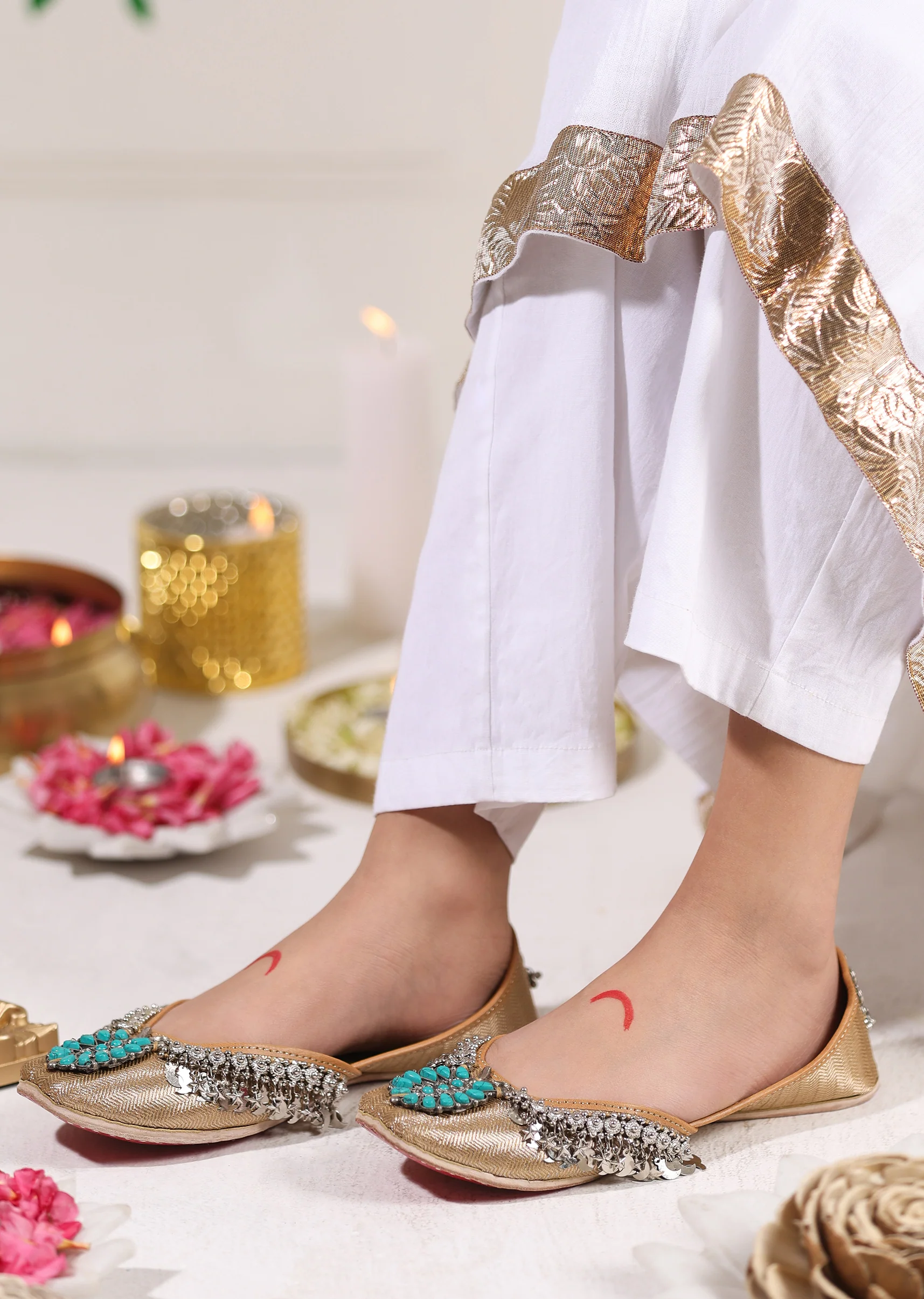 Gold & Turquoise Jutti