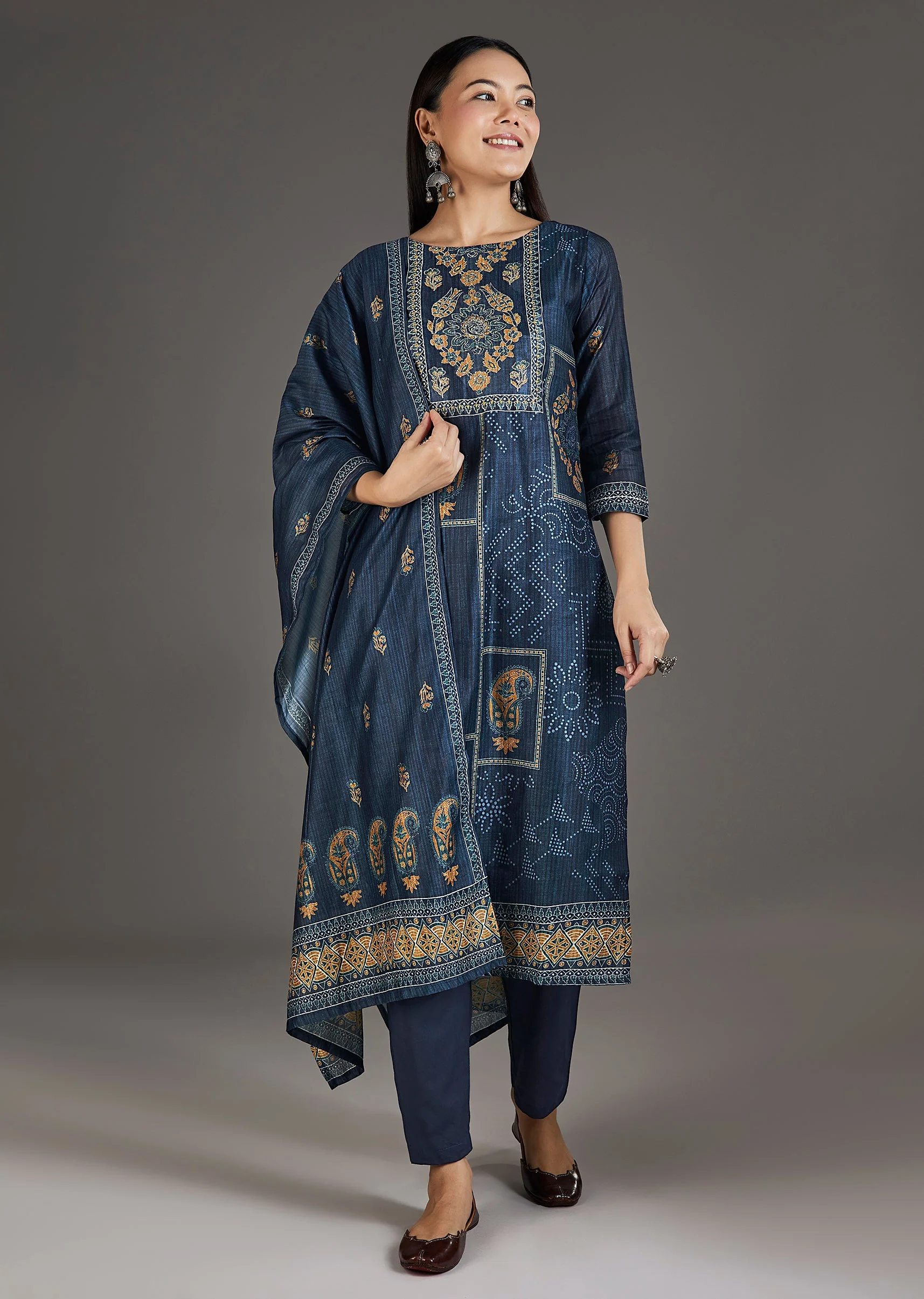 3164-navy-blue-chanderi-kurta-set-with-zari-work-1.webp Navy Blue Chanderi Kurta Set With Zari Work