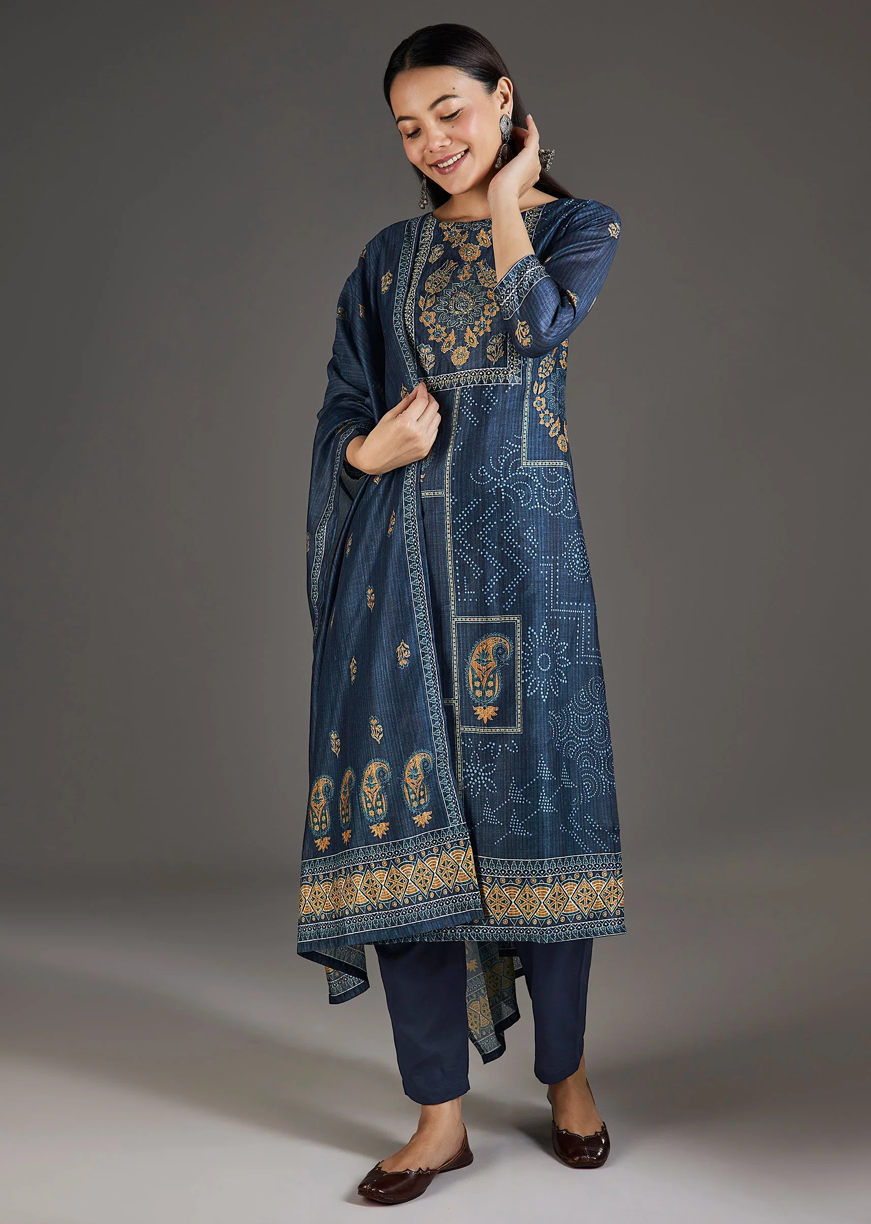 Navy Blue Chanderi Kurta Set With Zari Work