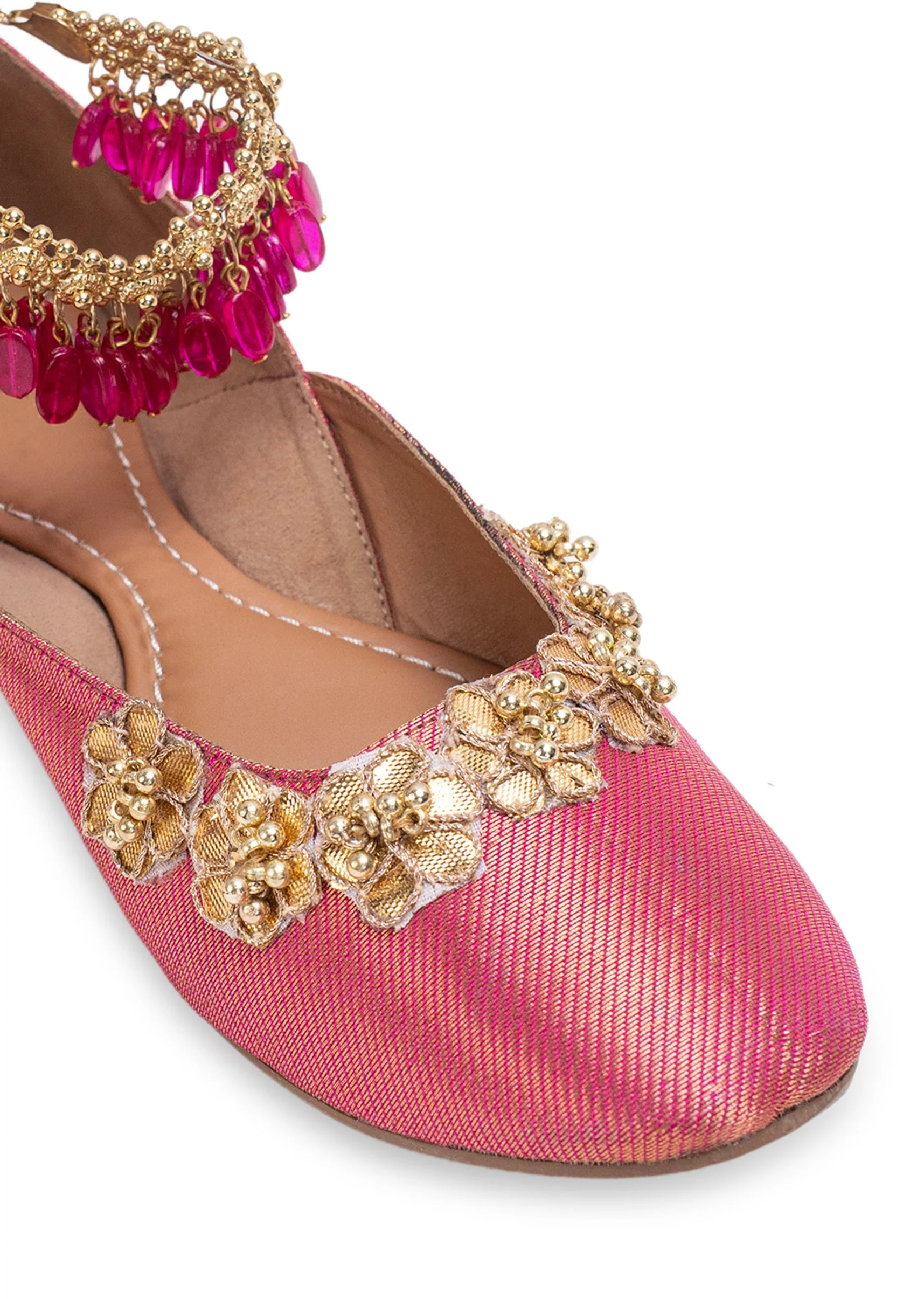 Soft Pink Embellished Jutti