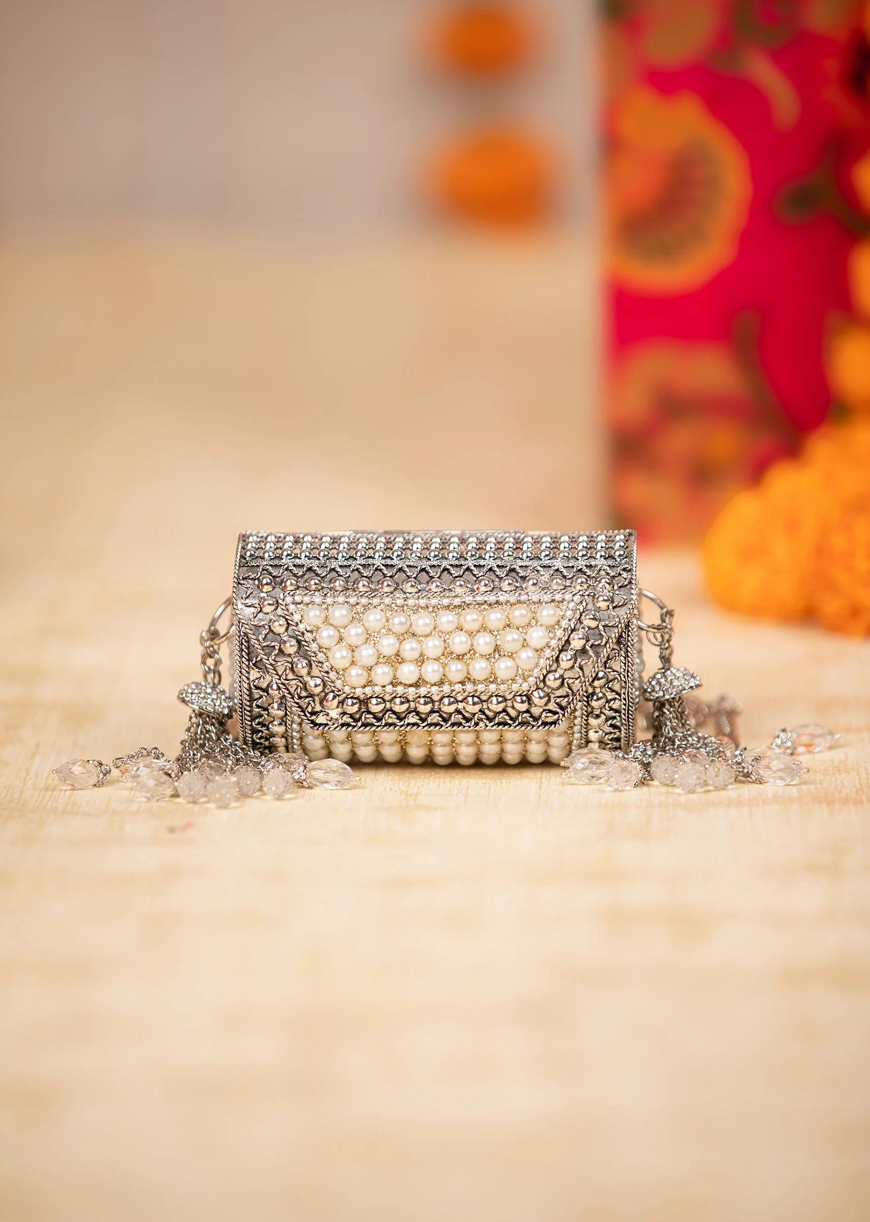 470-silver-pearl-embellished-tassel-bag-1.webp Silver Pearl Embellished Tassel Bag