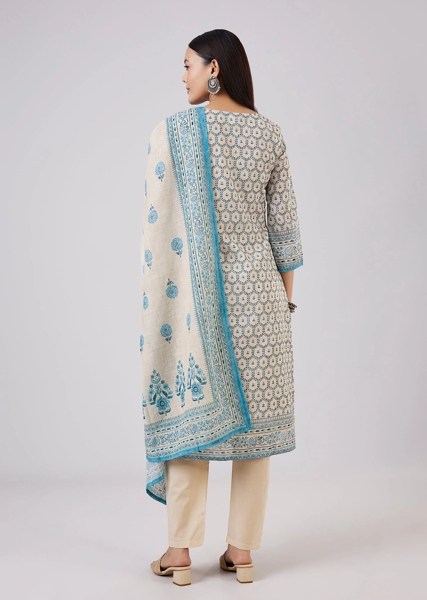 Blue Linen Kurta Set With Sequins And Thread Work