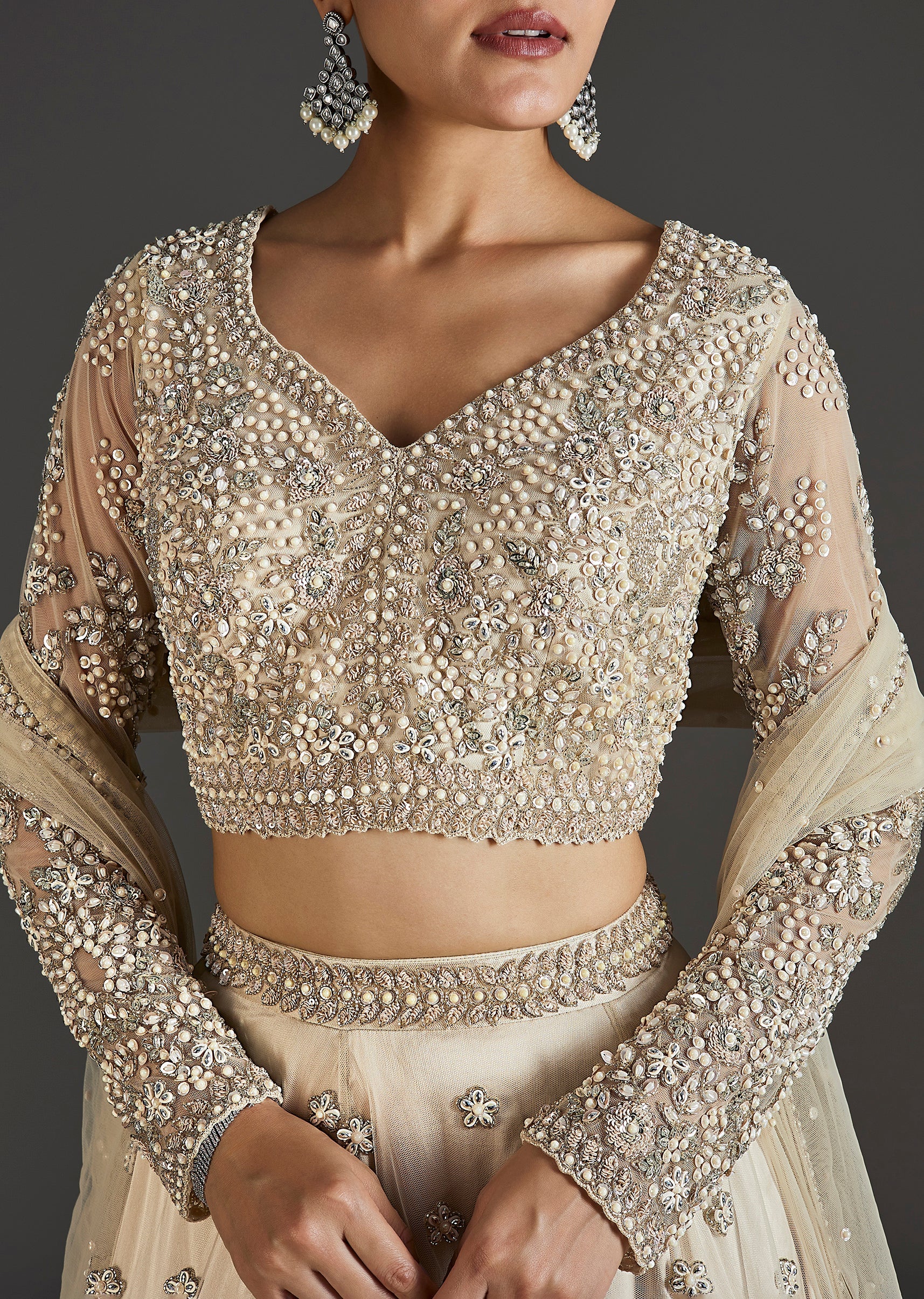 Off White Glamour With Modern Sparkle