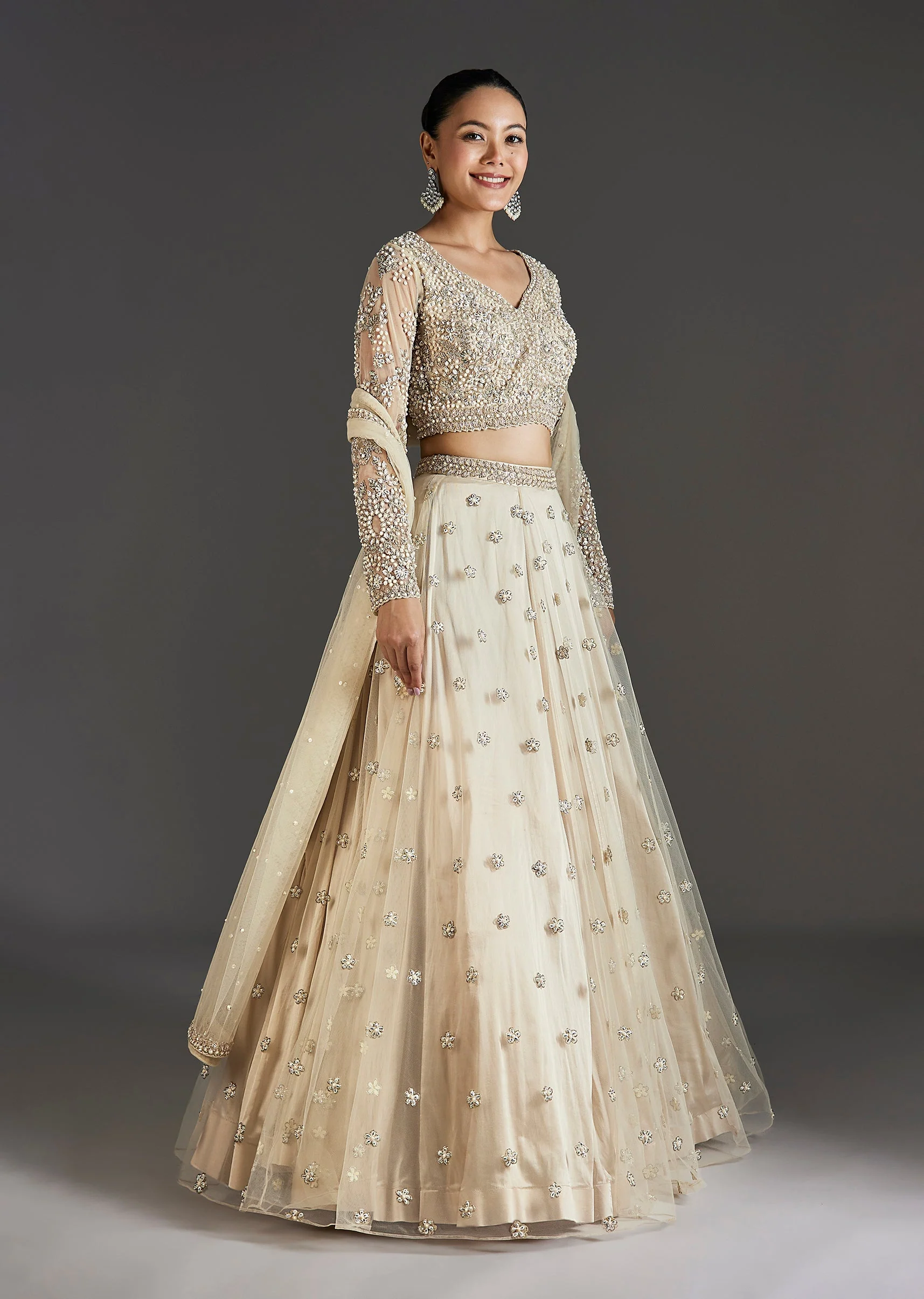 Off White Glamour With Modern Sparkle