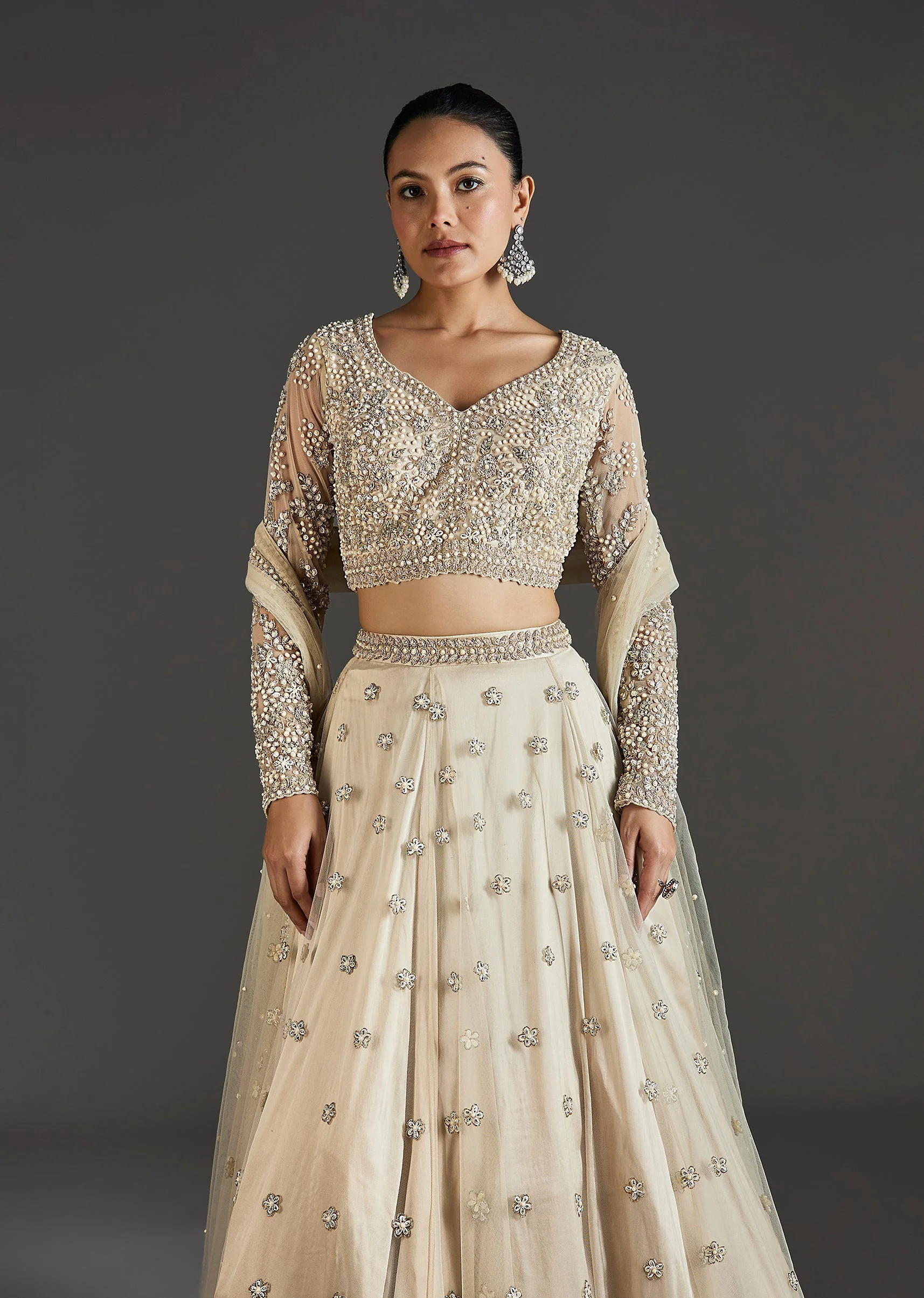 Off White Glamour With Modern Sparkle