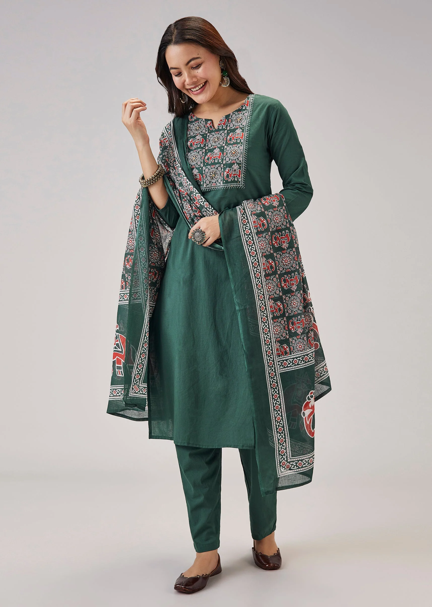 55-green-bandhani-banarasi-dhoti-set-and-gotta-work-1.webp Green Bandhani Banarasi Dhoti Set And Gotta Work
