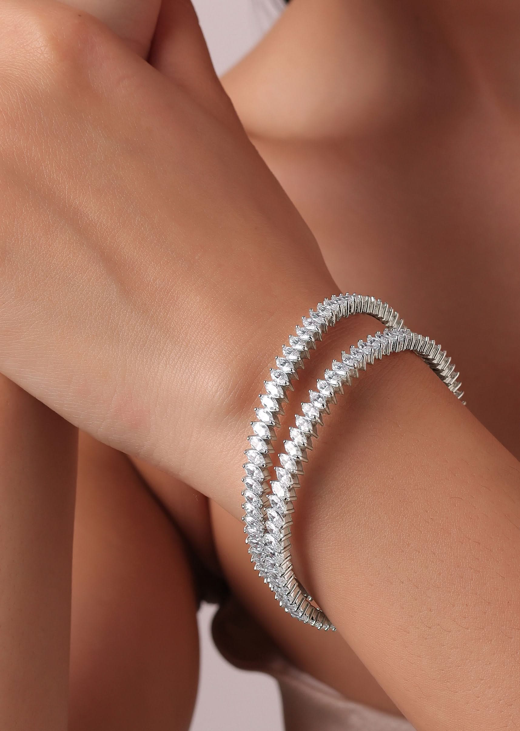 552-92.5-sterling-silver-white-zirconia-bangles-set-of-2-2.jpg 92.5 Sterling Silver White Zirconia Bangles Set of 2