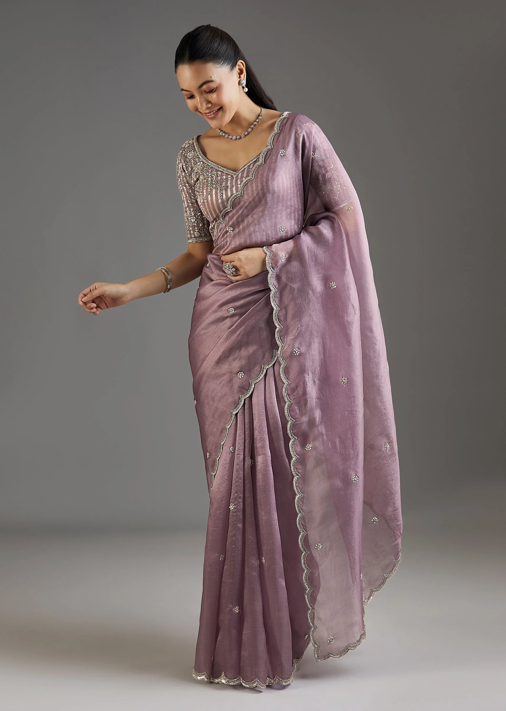 5905-lilac-organza-saree-with-embellished-scallop-border-3.webp Lilac Organza Saree With Embellished Scallop Border