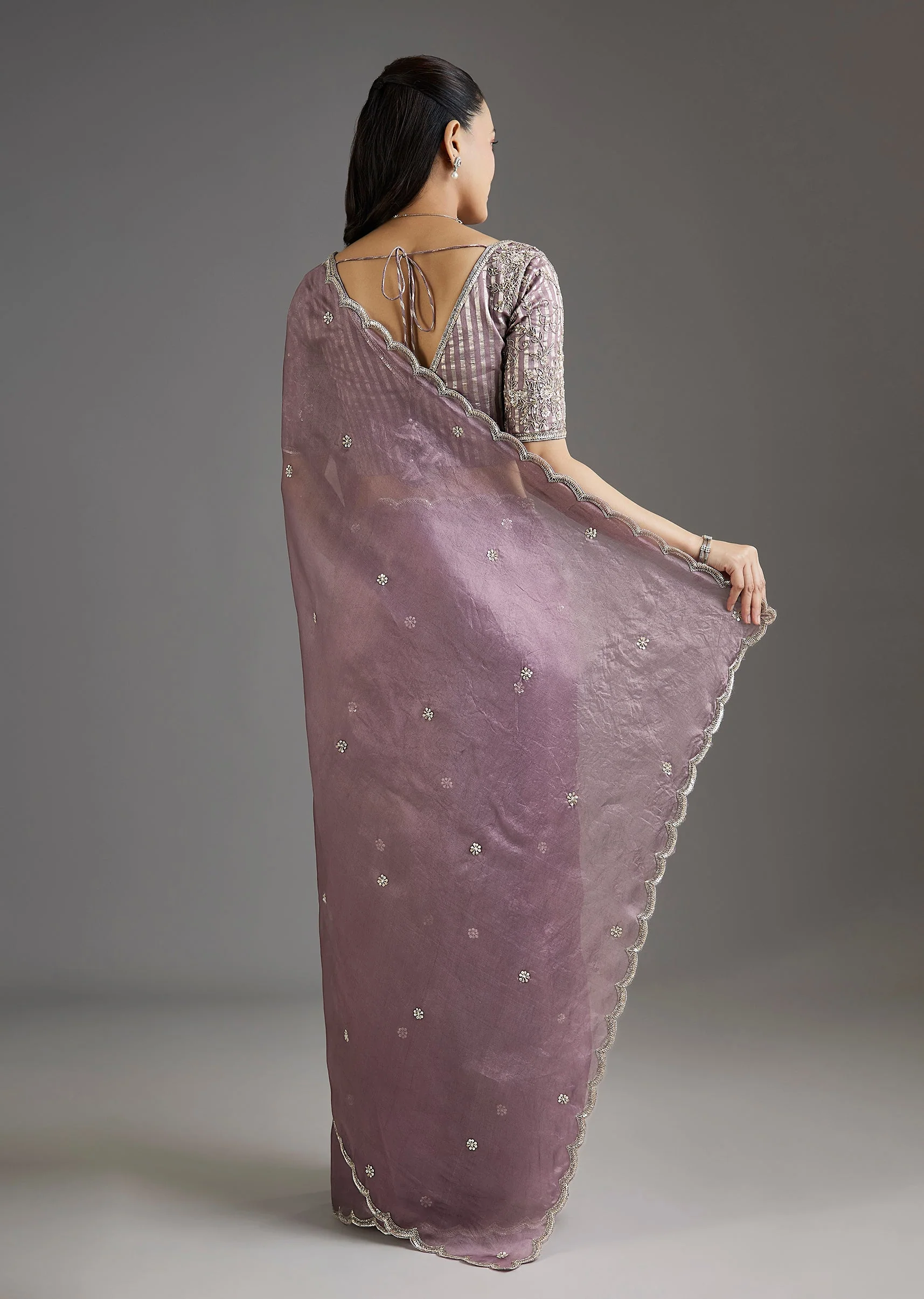 5905-lilac-organza-saree-with-embellished-scallop-border-4.webp Lilac Organza Saree With Embellished Scallop Border
