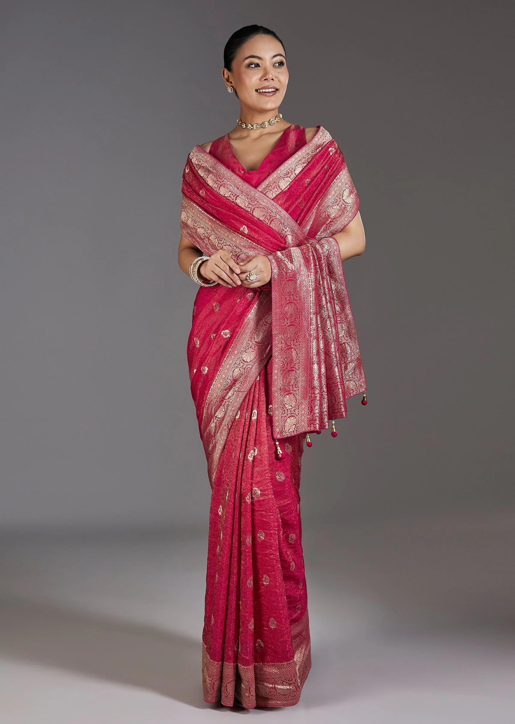 6307-rani-pink-jacquard-dola-silk-saree-with-animal-butti-1.webp Rani Pink Jacquard Dola Silk Saree With Animal Butti