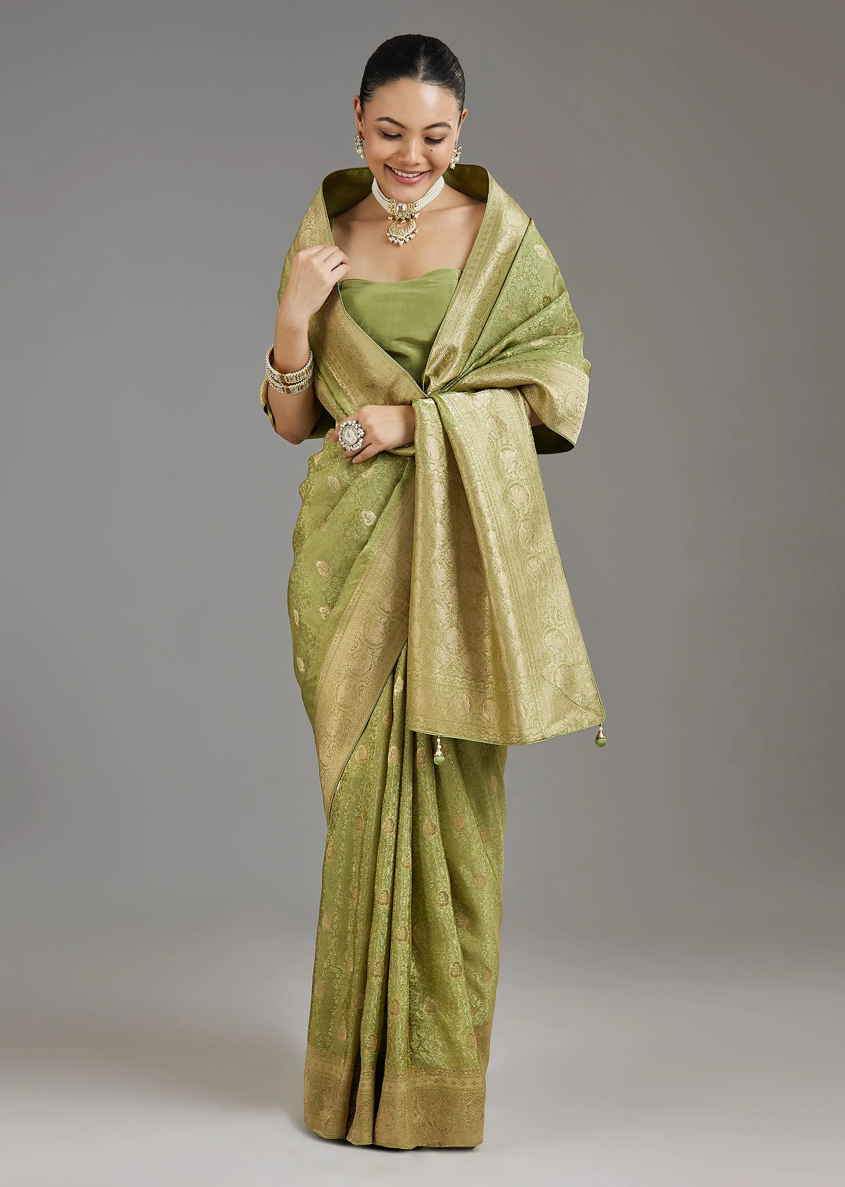 6387-pista-green-jacquard-dola-silk-saree-1.webp Pista Green Jacquard Dola Silk Saree