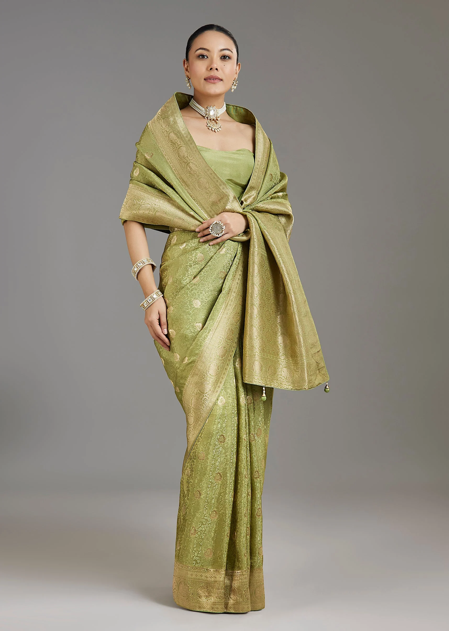 6387-pista-green-jacquard-dola-silk-saree-3.webp Pista Green Jacquard Dola Silk Saree