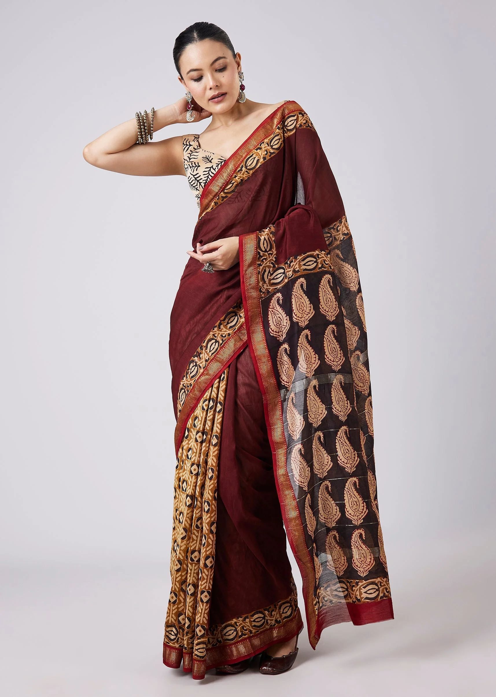 6532-maroon-block-printed-saree-with-unstitched-blouse-1.webp Maroon Block Printed Saree with Unstitched Blouse