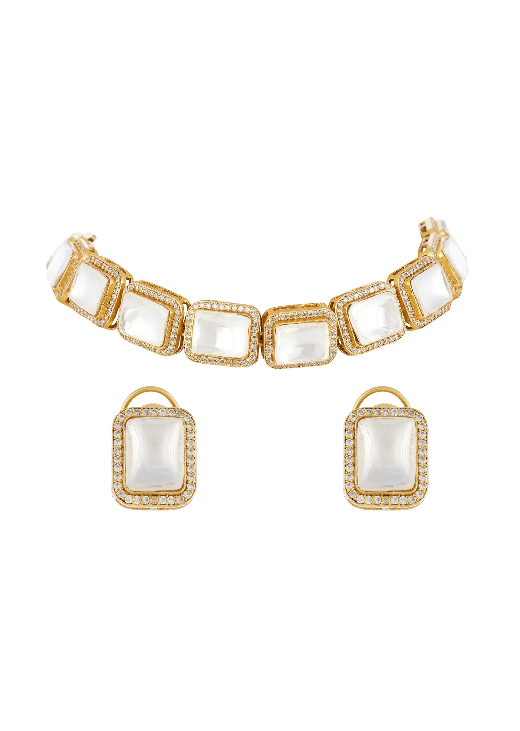 674-gold-necklace-set-with-refined-kundan-detail-2.webp Gold Necklace Set With Refined Kundan Detail