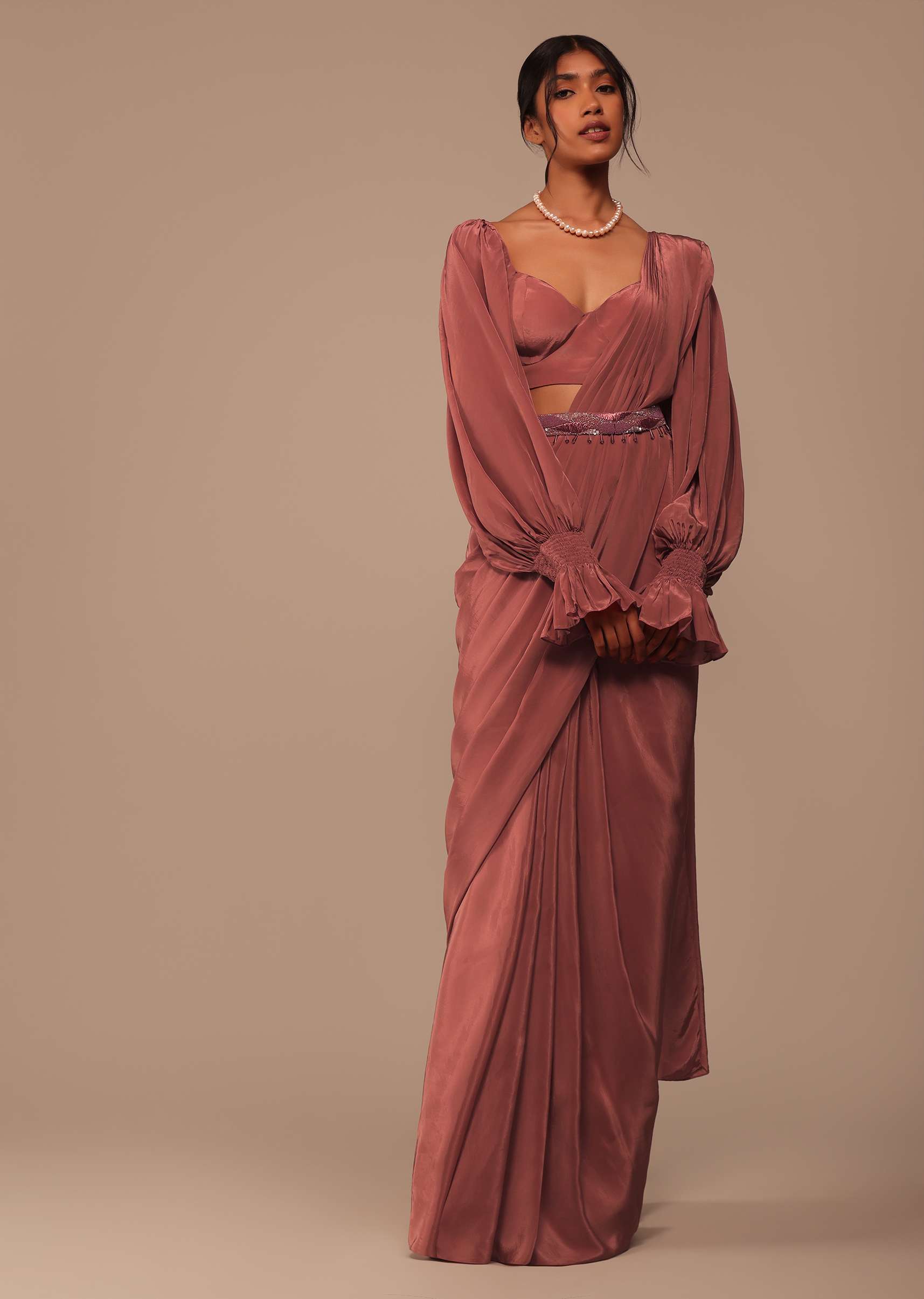 6768-pink-saree-with-lantern-sleeved-blouse-and-hand-worked-belt-1.jpg Pink Saree With Lantern Sleeved Blouse And Hand Worked Belt