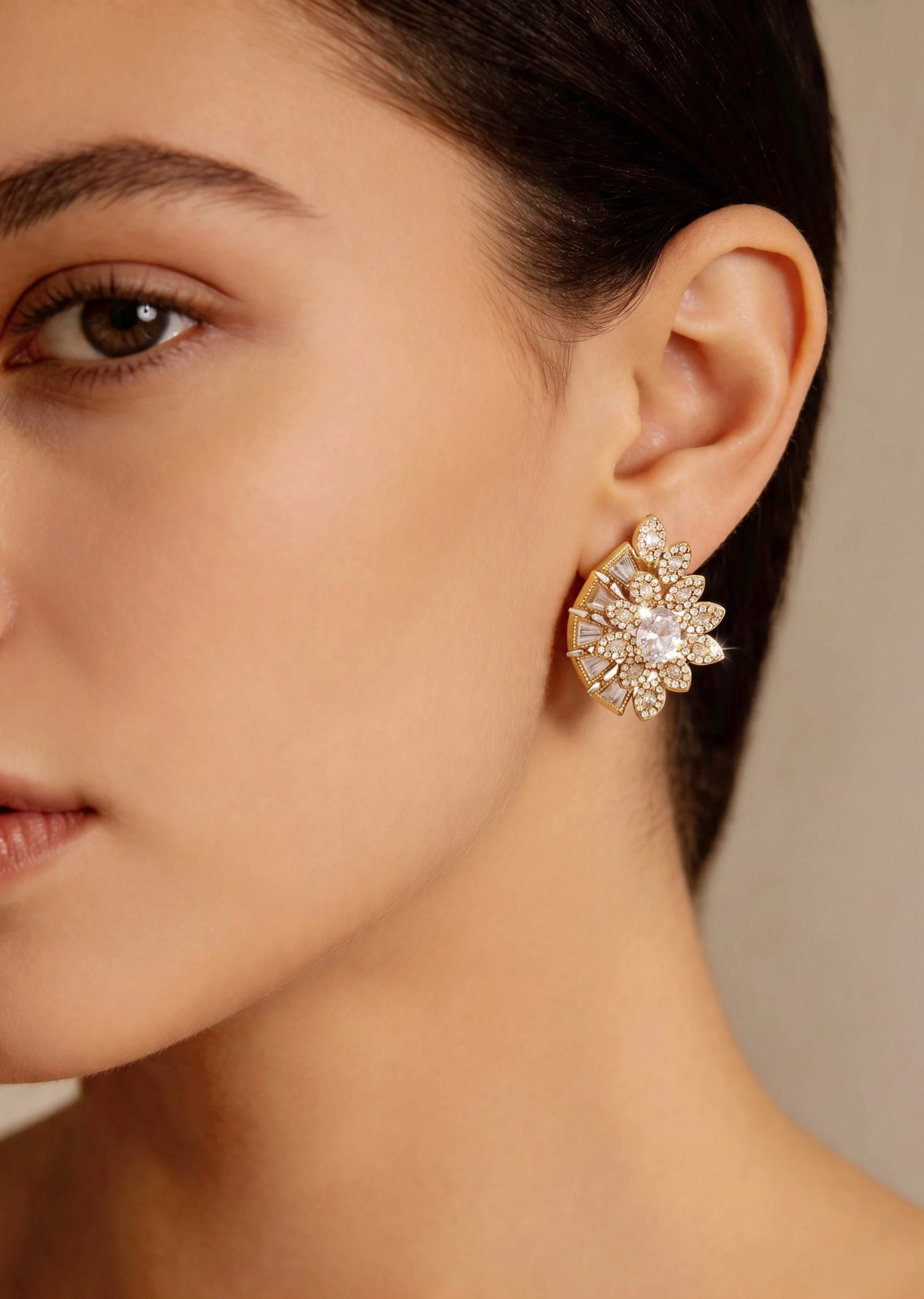 712-white-zirconia-minimal-earrings-1.webp White Zirconia Minimal Earrings
