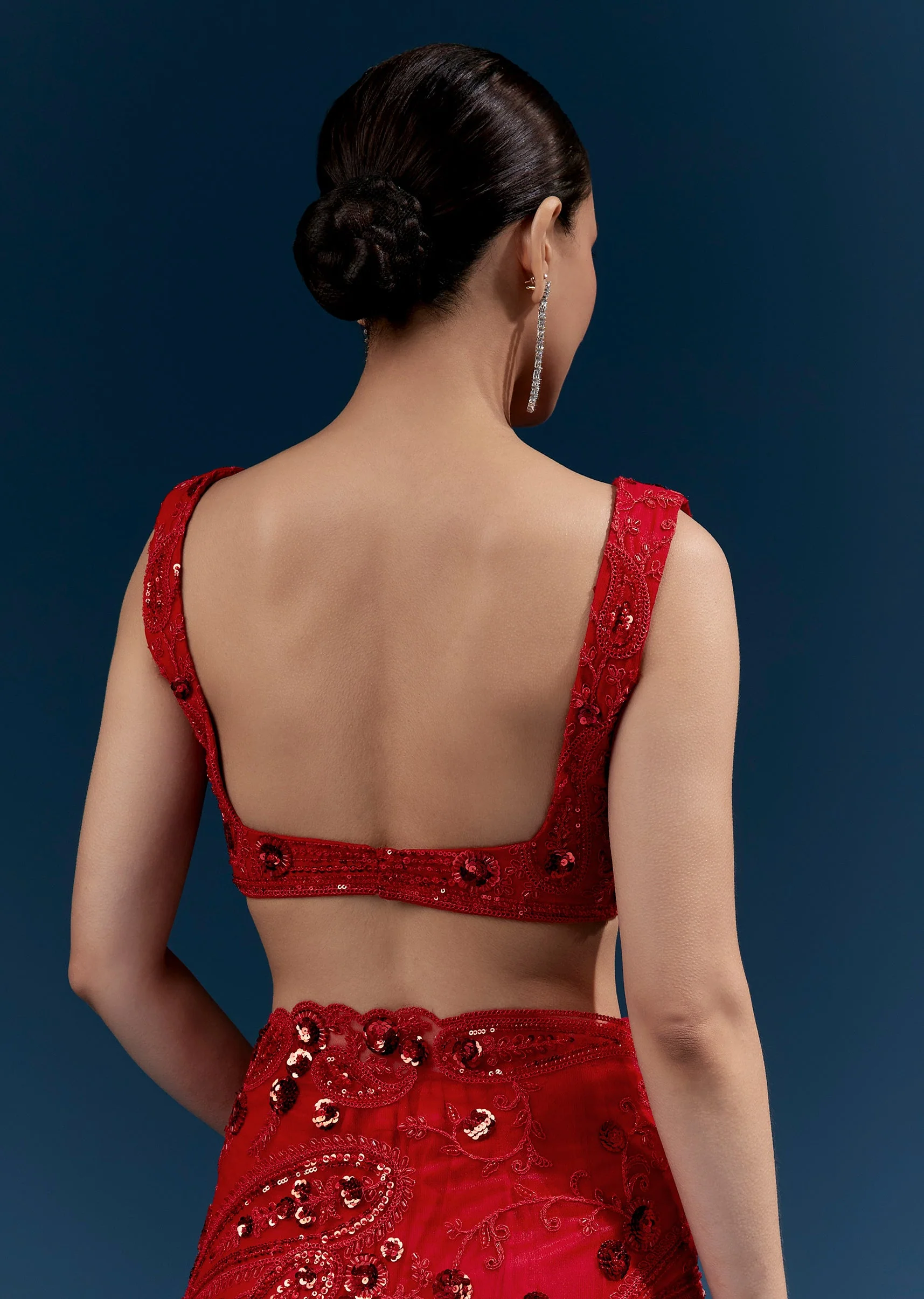 Red Heavy Embroidered Net Saree With Floral Work And Tasselled Pallu