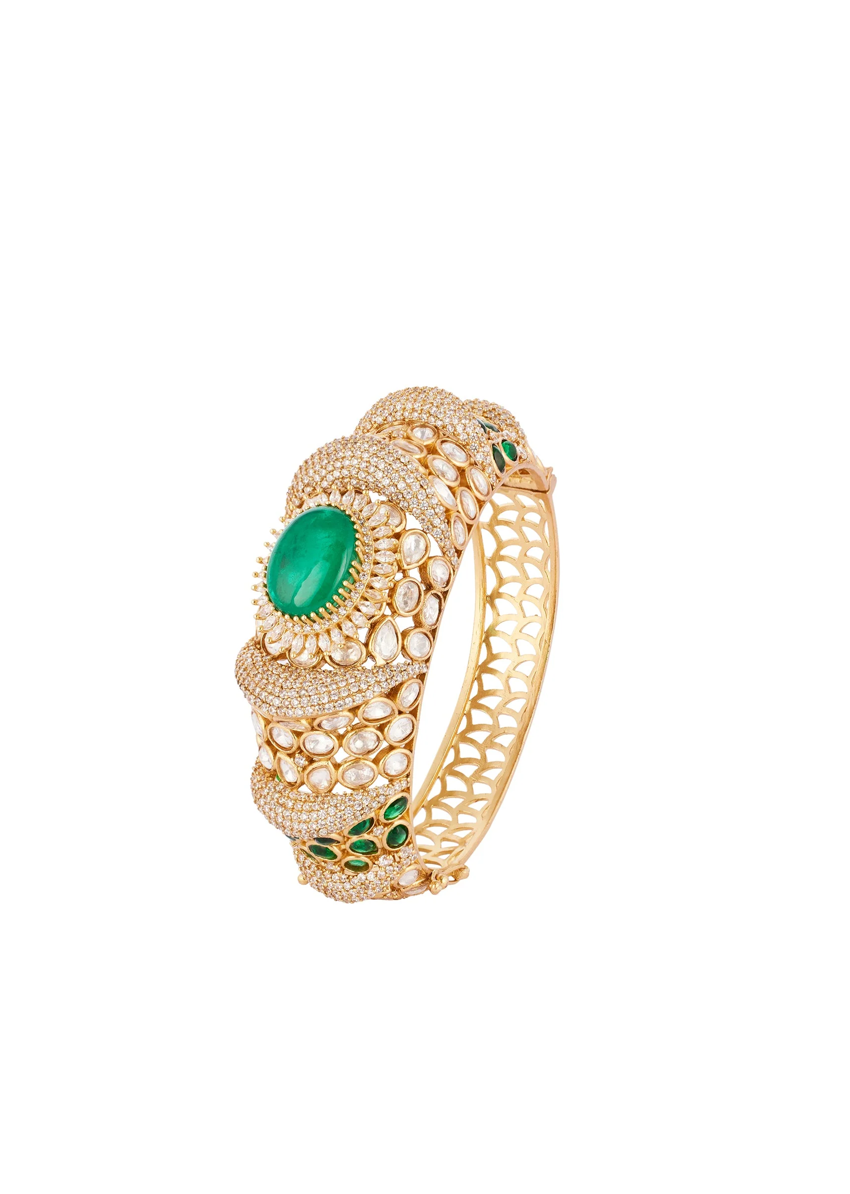 Gold Finish Ring In Kundan Polki