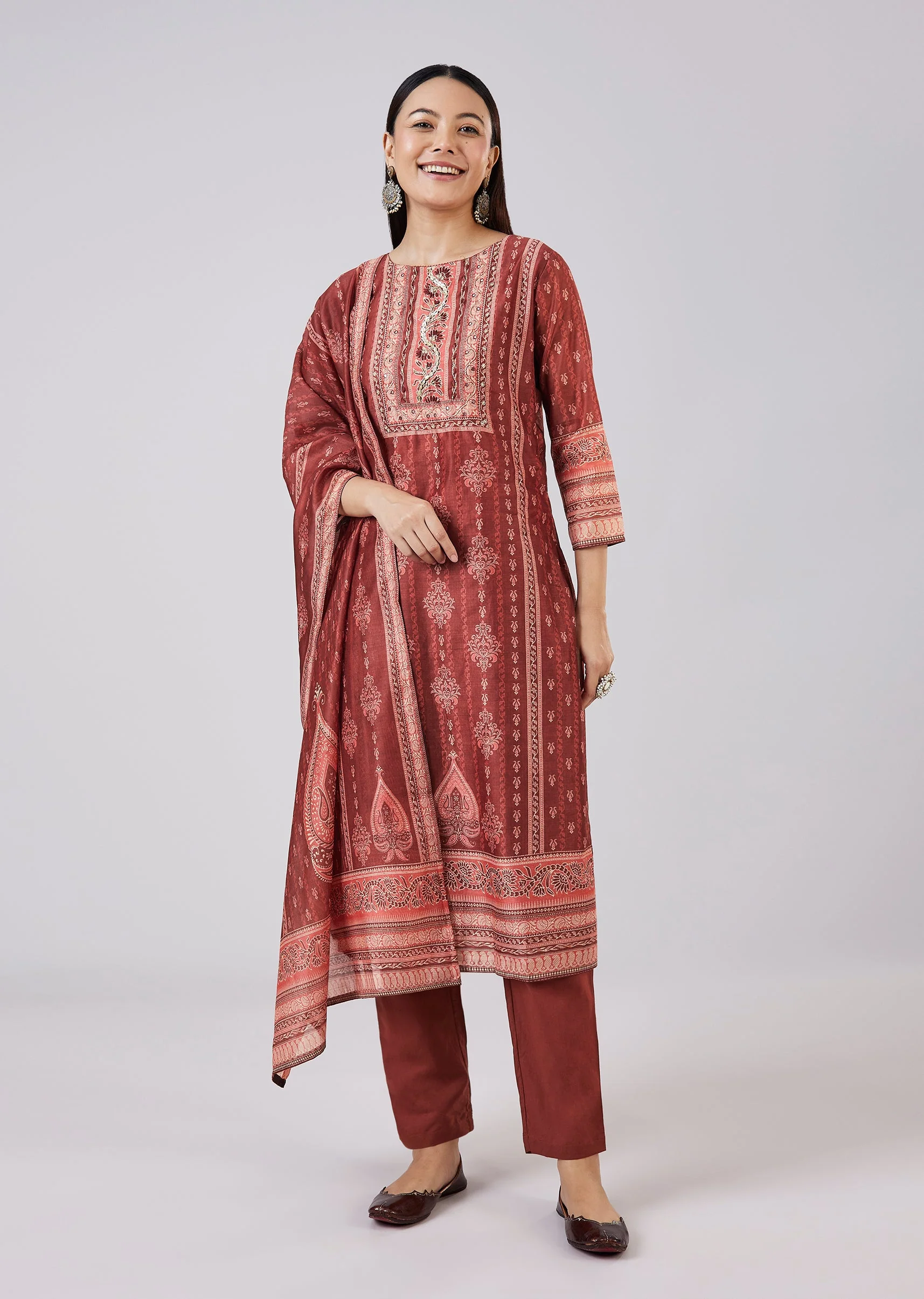 7817-maroon-chanderi-kurta-set-with-sequins-detailing-1.webp Maroon Chanderi Kurta Set With Sequins Detailing