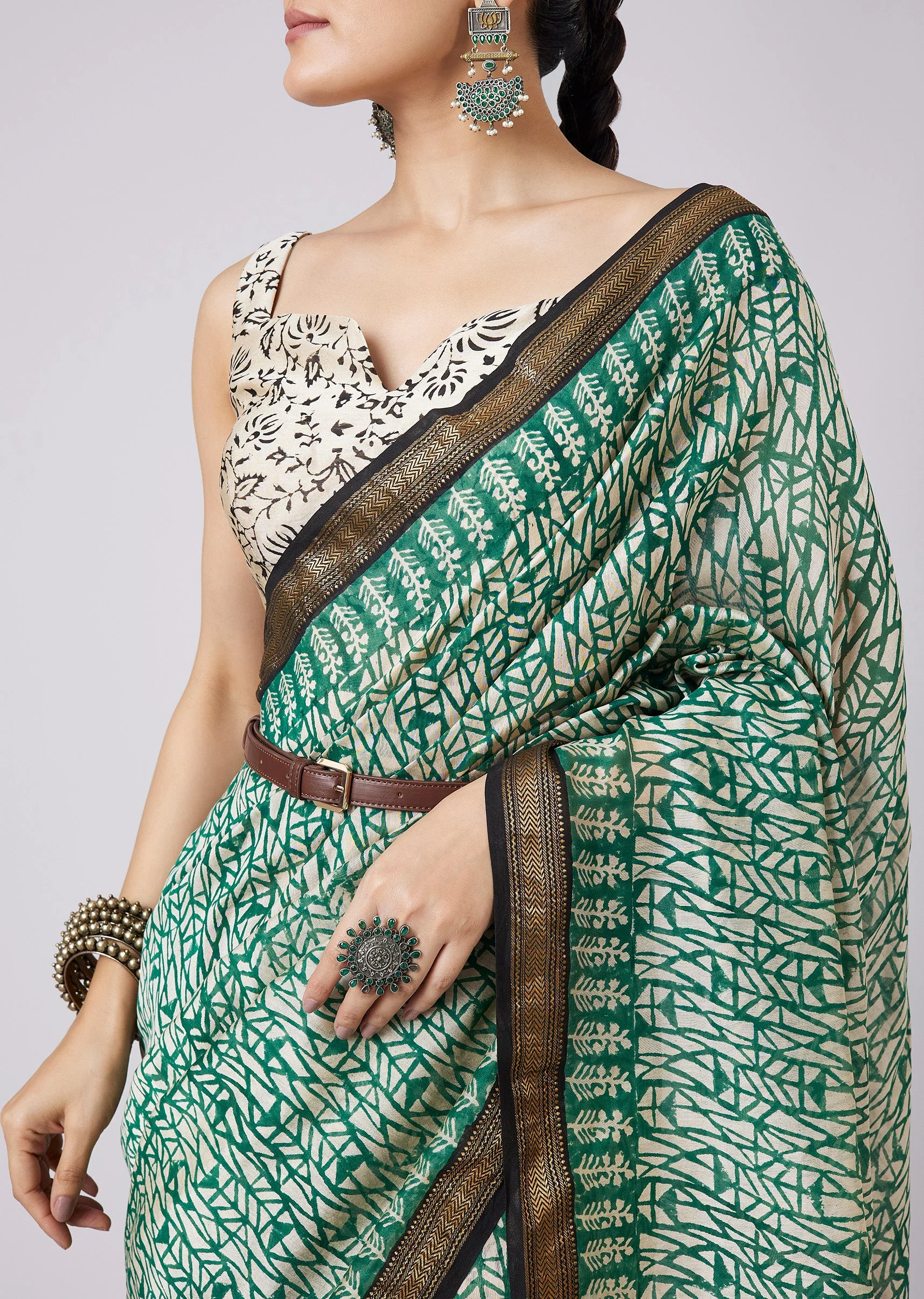 Green Motif Printed Saree with Unstitched Blouse