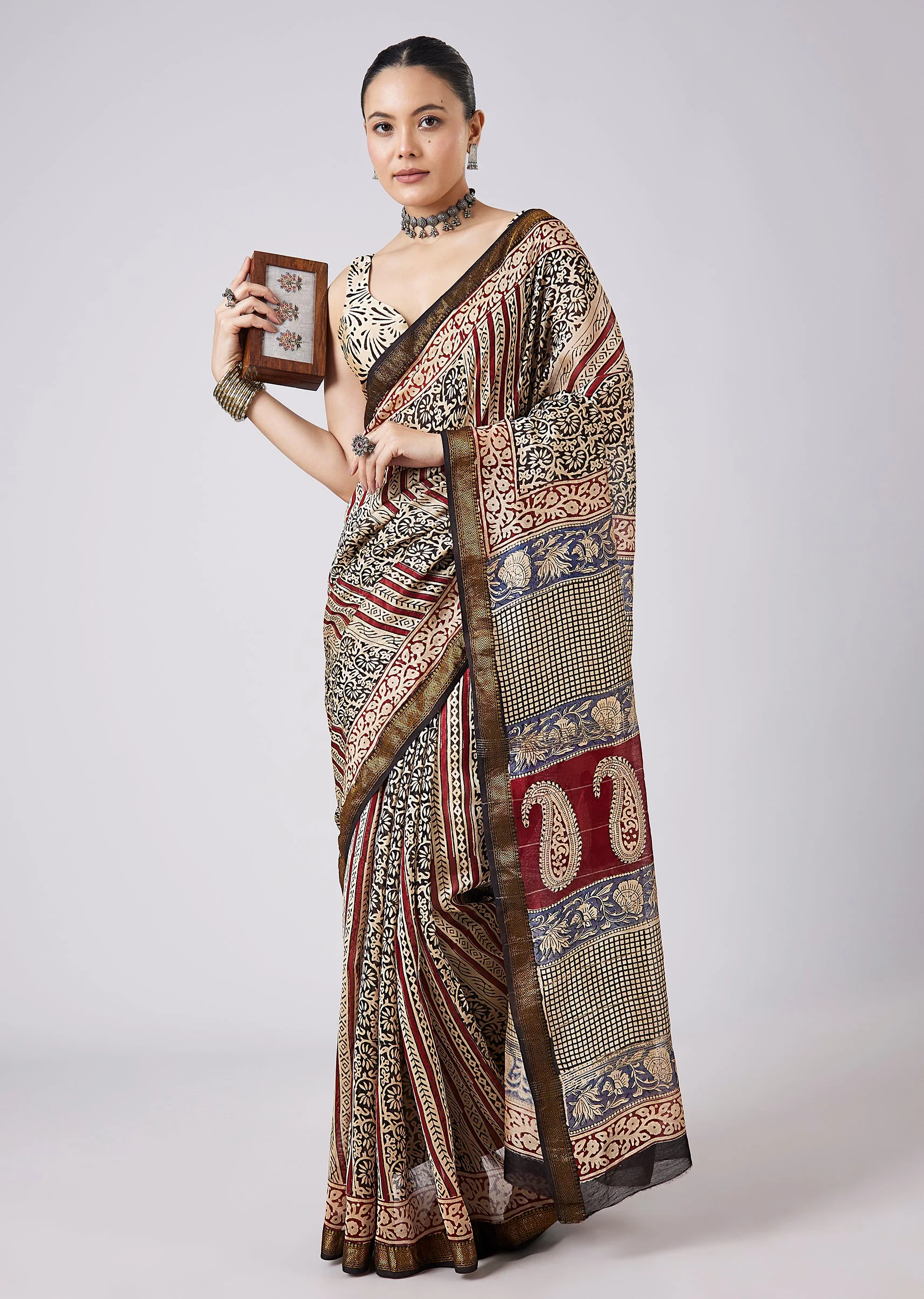 7966-cream-block-print-motif-saree-with-unstitched-blouse-1.webp Cream Block Print Motif Saree with Unstitched Blouse