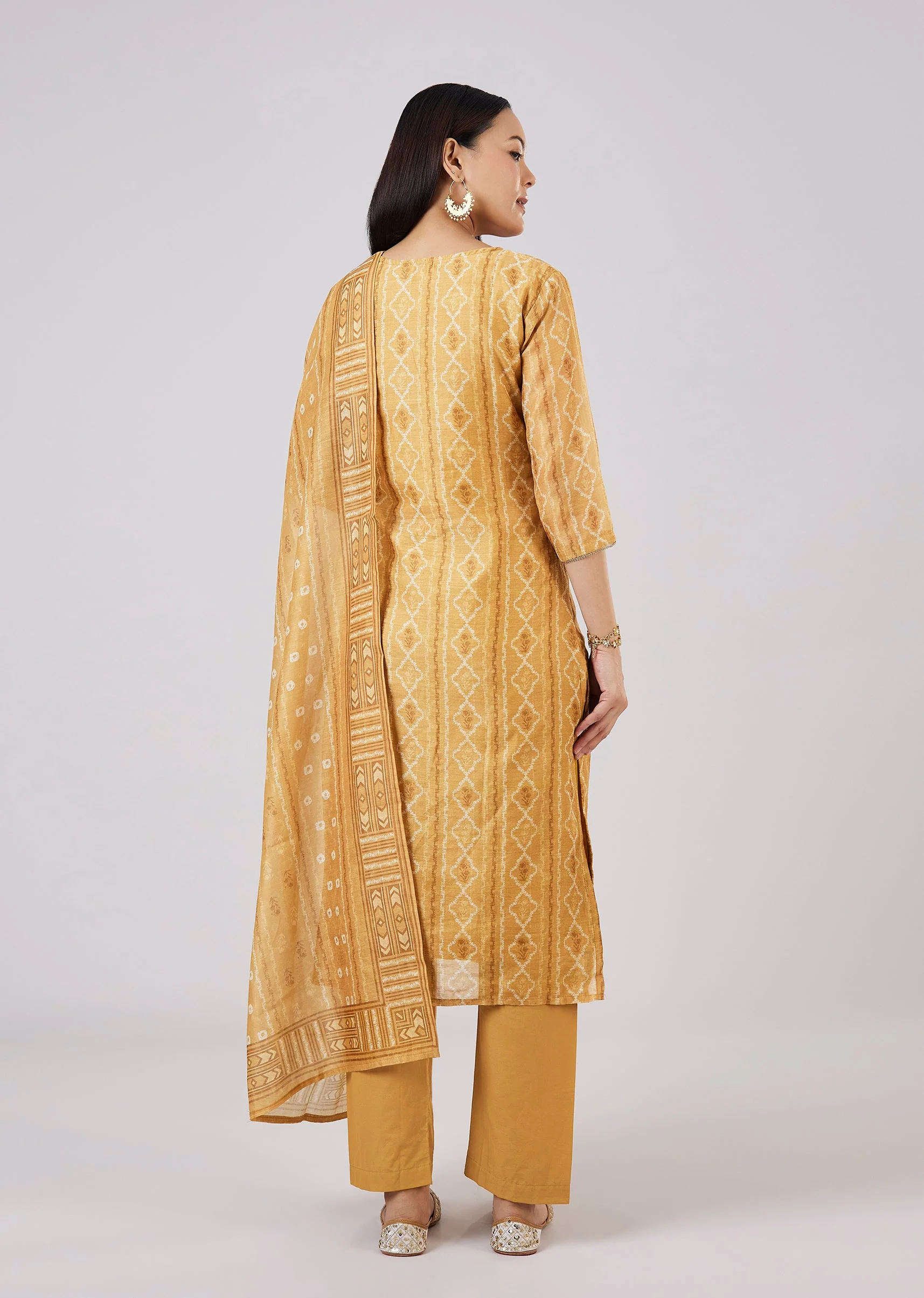 Yellow Chanderi Kurta Set With Gotta Patti Work