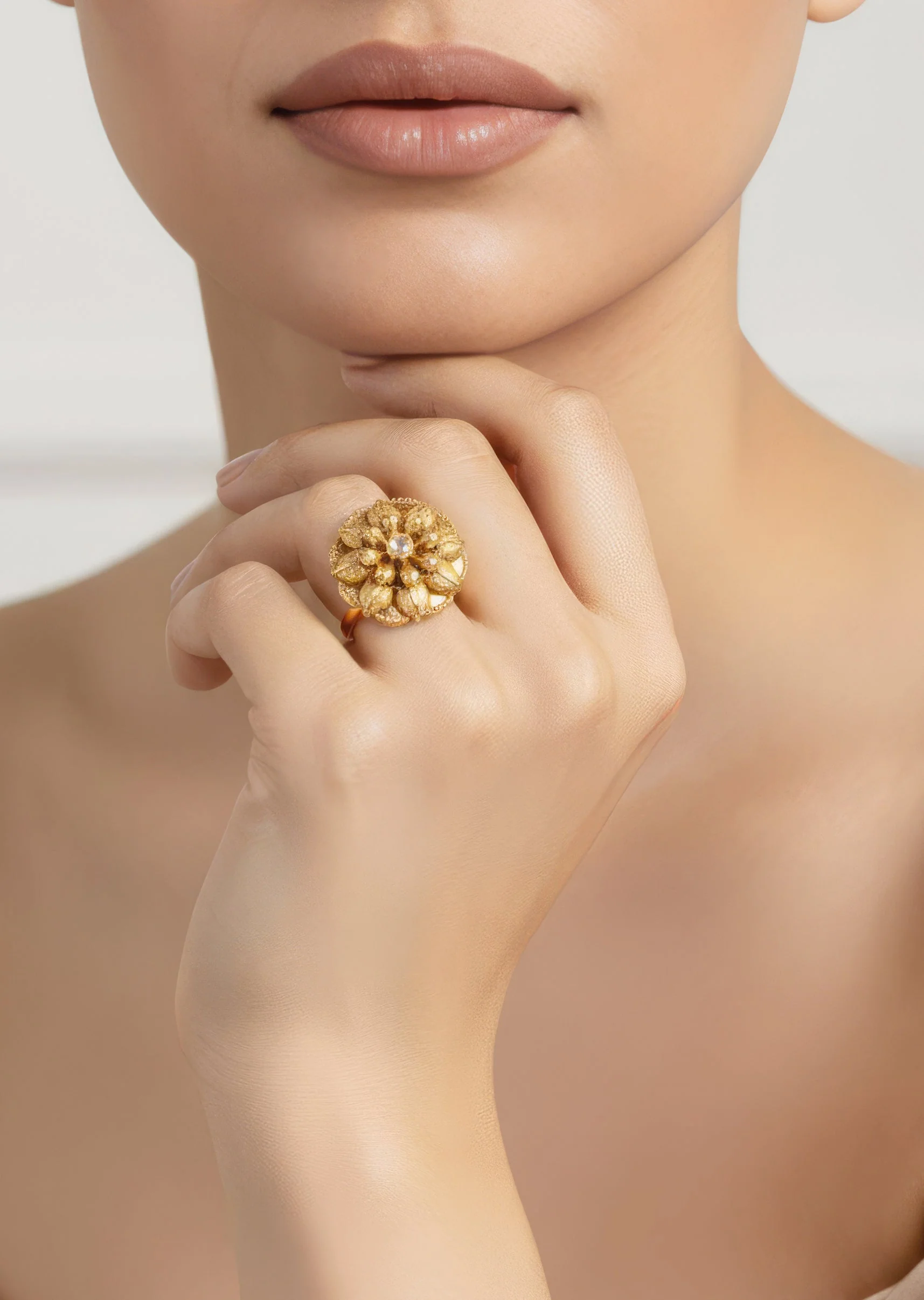 813-gold-toned-ring-with-temples-style-motif-1.webp Gold Toned Ring With Temples Style Motif
