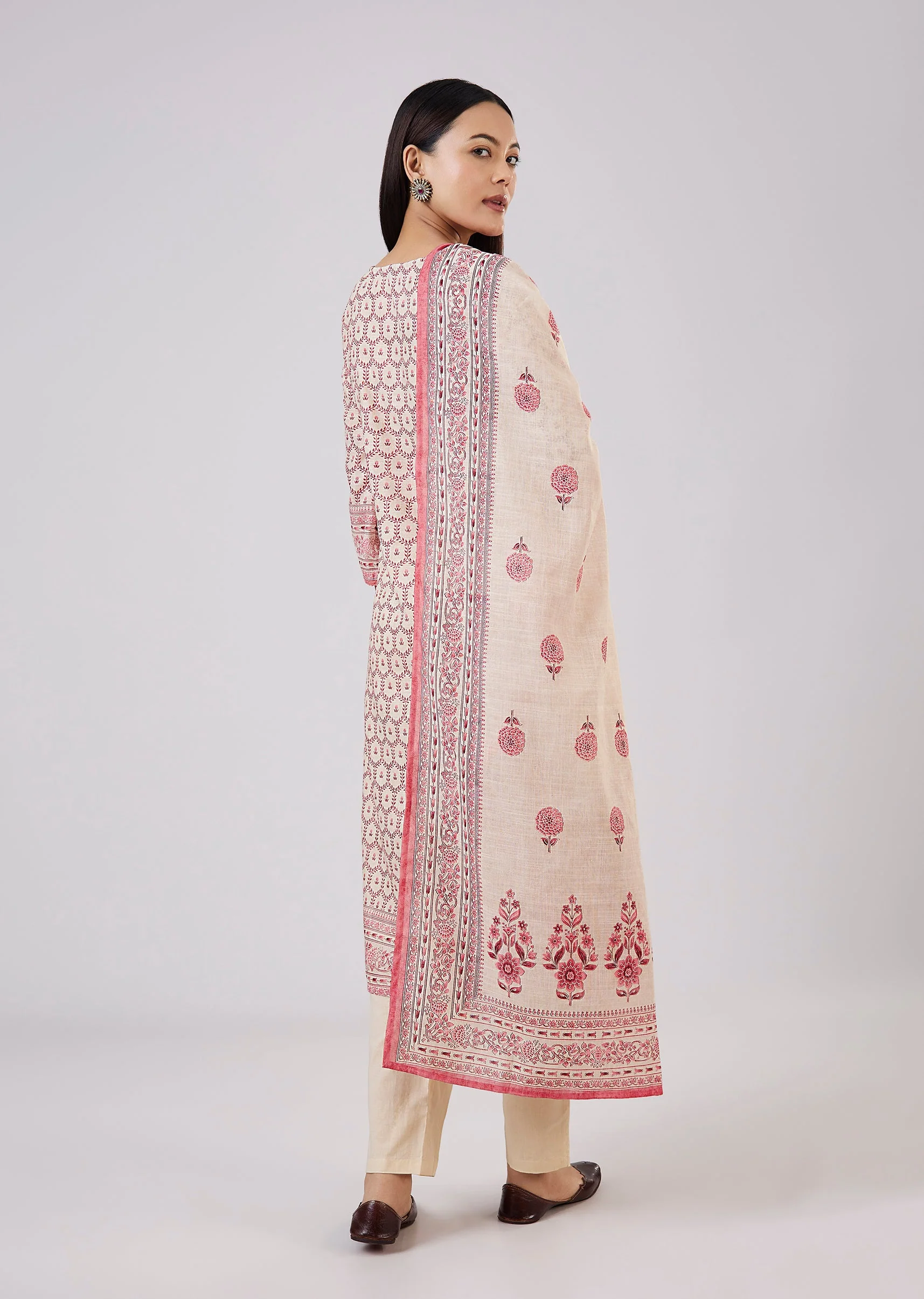 Pink Linen Kurta Set With Sequins Detailing