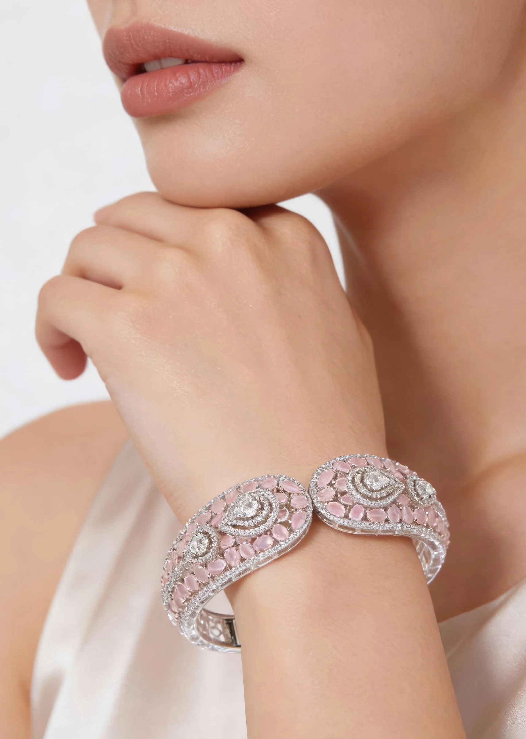 8451-silver-finish-bracelet-in-mix-metal-with-modern-rose-style-and-light-pink-cubic-zirconia-accents-1.webp Silver Finish Bracelet In Mix Metal With Modern Rose Style And Light Pink Cubic Zirconia Accents