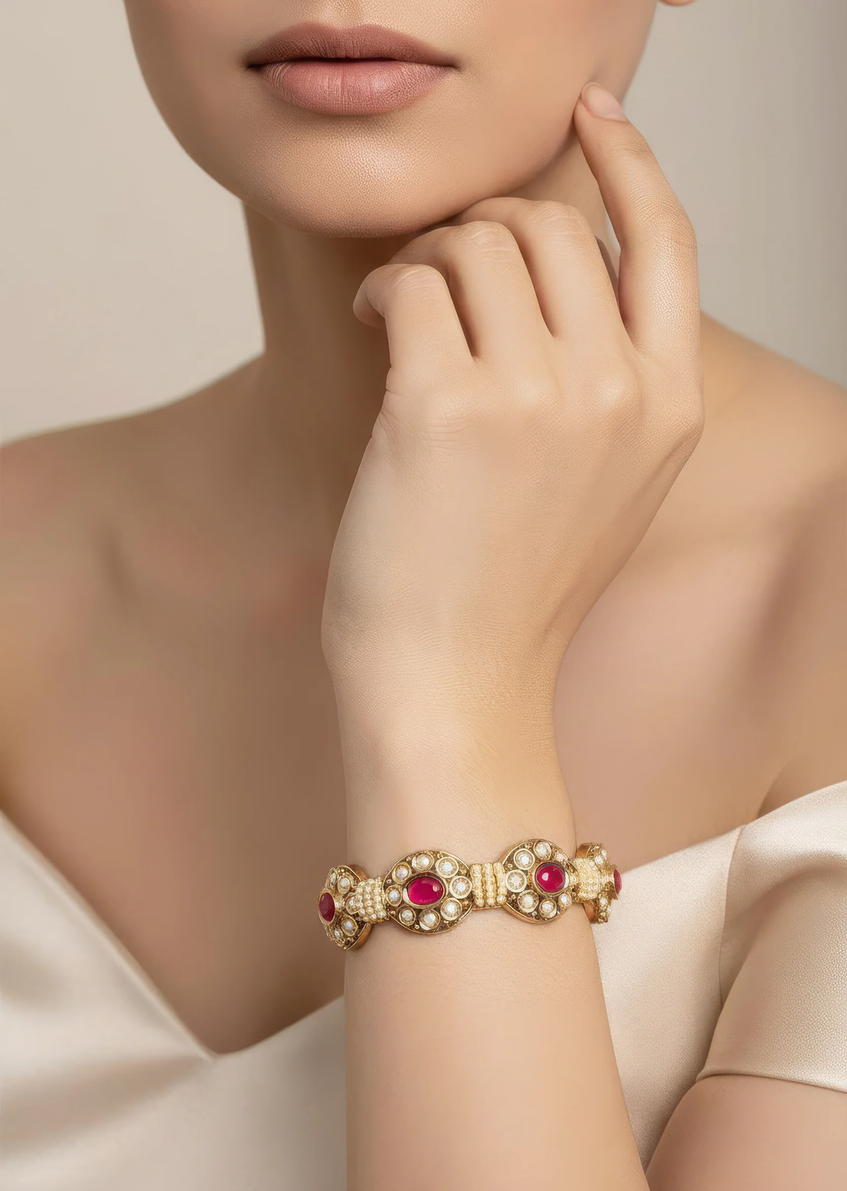 941-gold-finish-bracelet-set-in-kidman-polki-1.webp Gold Finish Bracelet Set In Kidman Polki