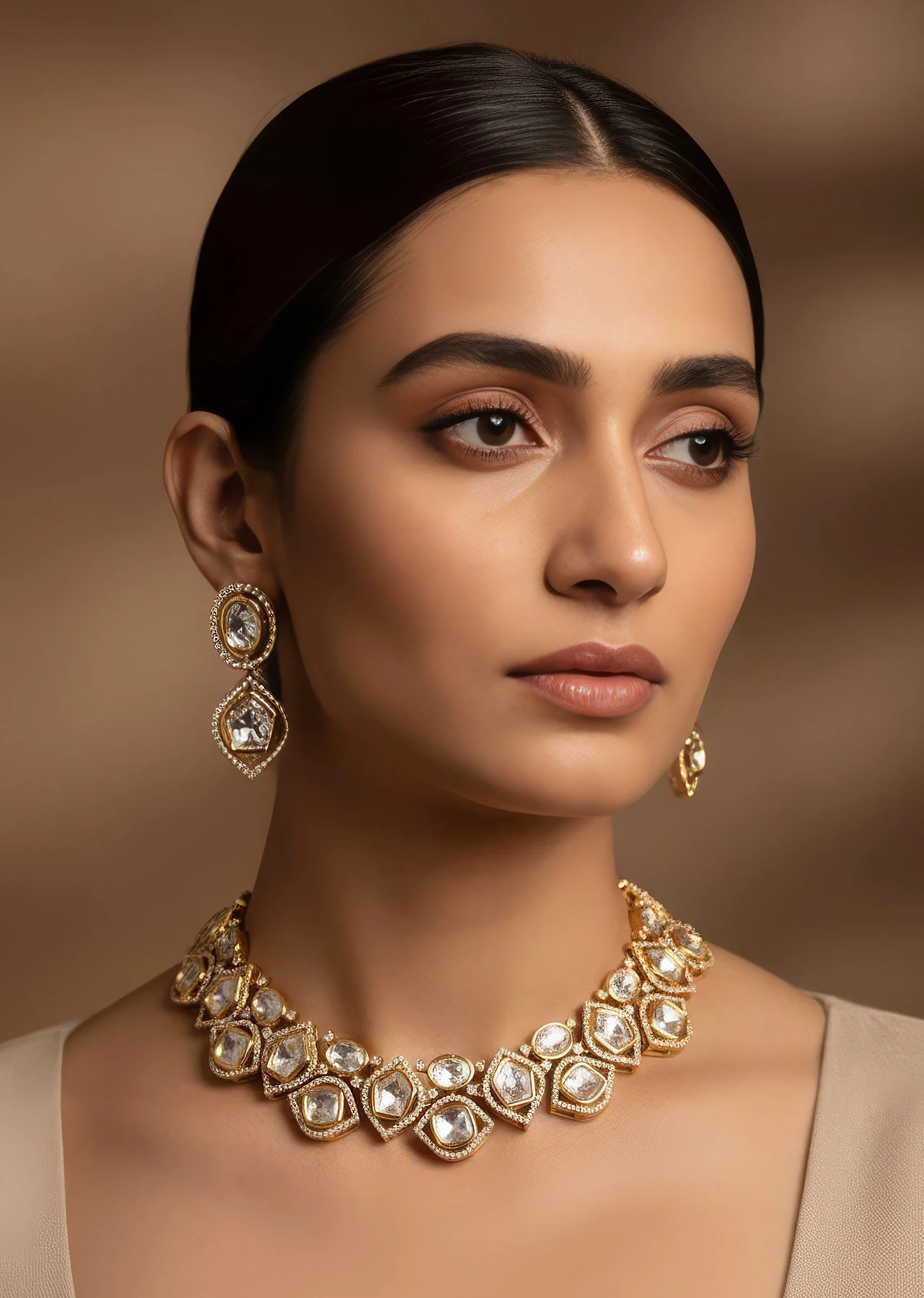 948-gold-necklace-set-with-polki-detailings-1.webp Gold Necklace Set with Polki Detailings