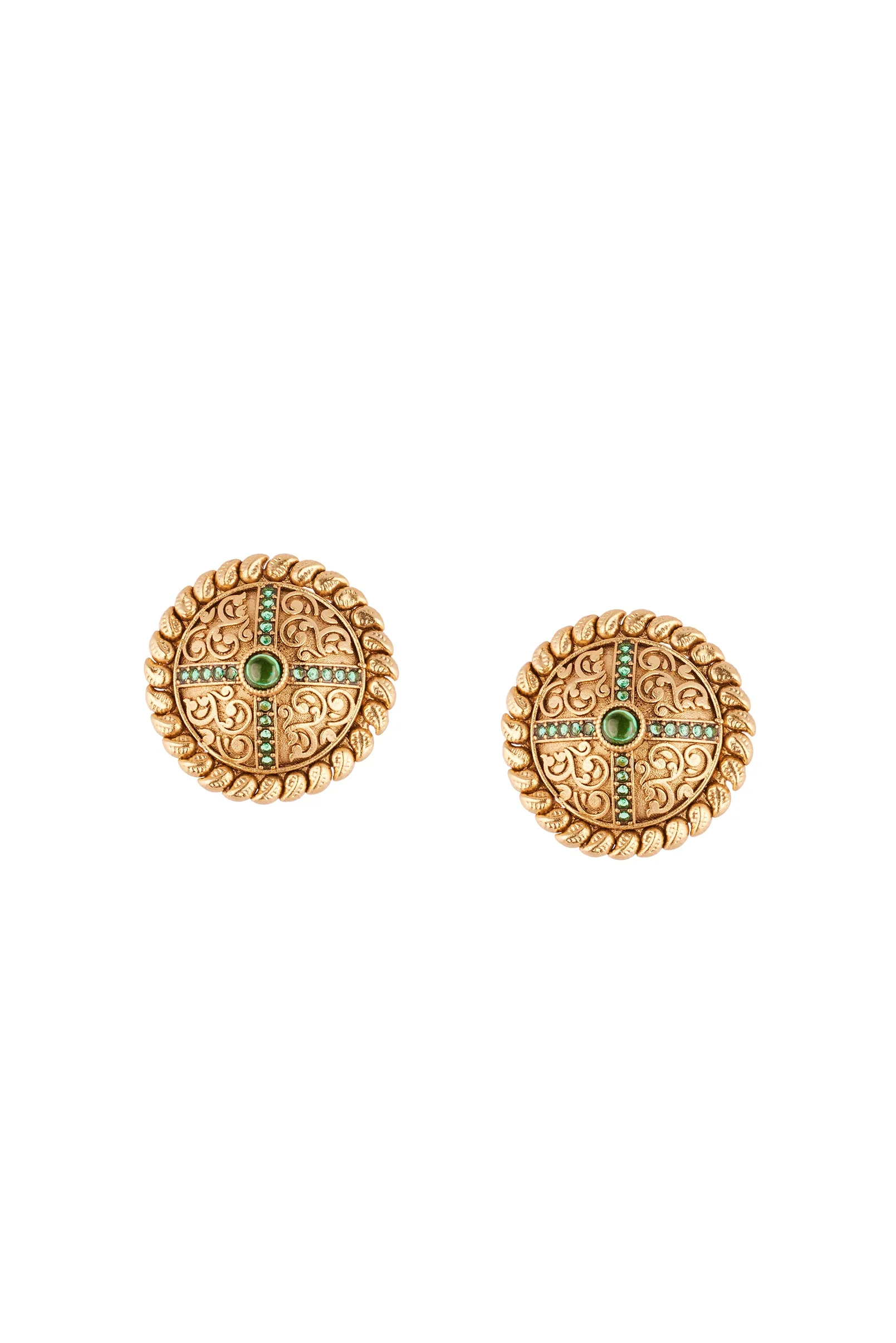 950-gold-finish-ring-set-with-central-green-stone-accent-1.webp Gold Finish Ring Set With Central Green Stone Accent