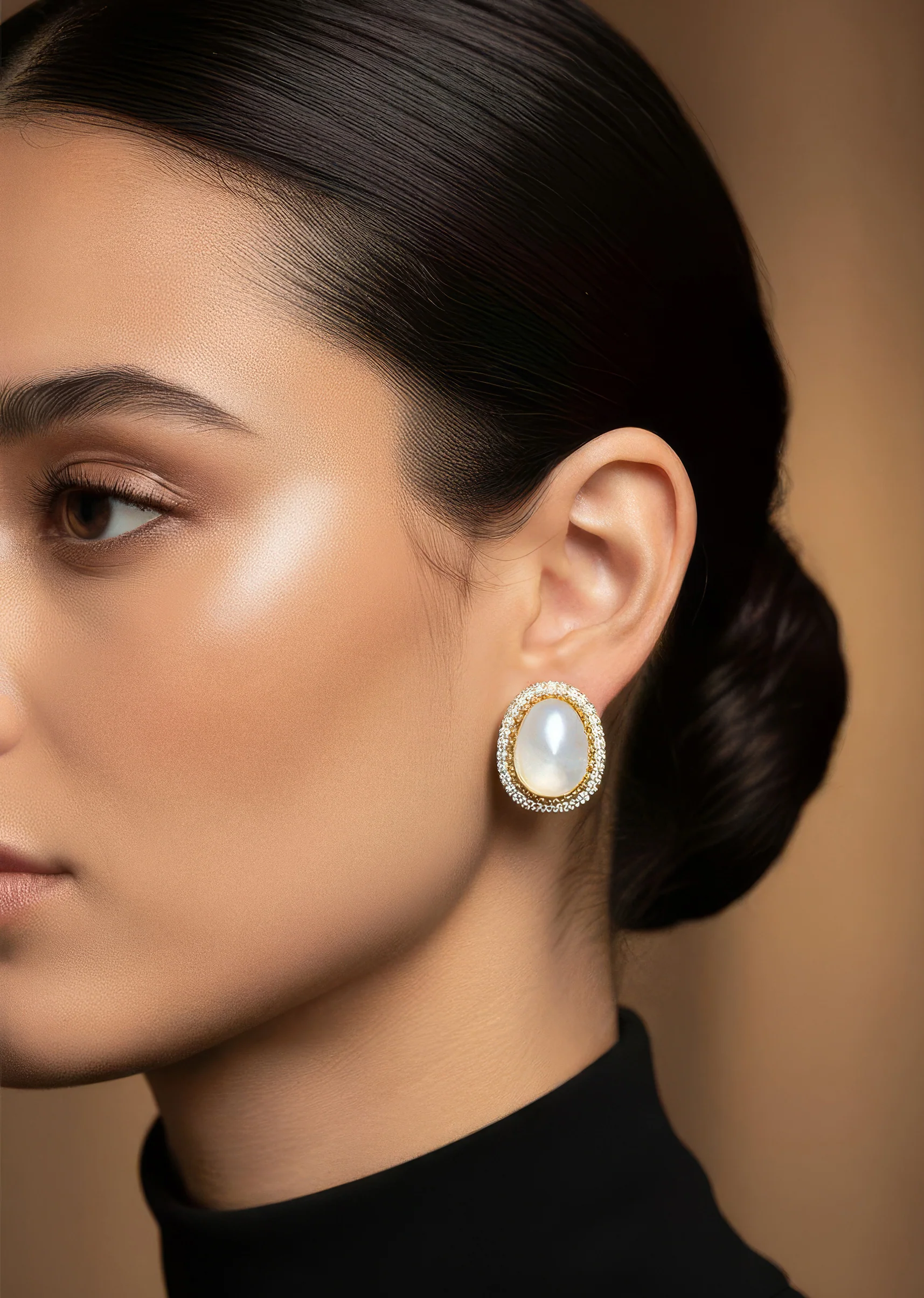 964-gold-white-polki-earrings-with-chic-detail-1.webp Gold White Polki Earrings With Chic Detail