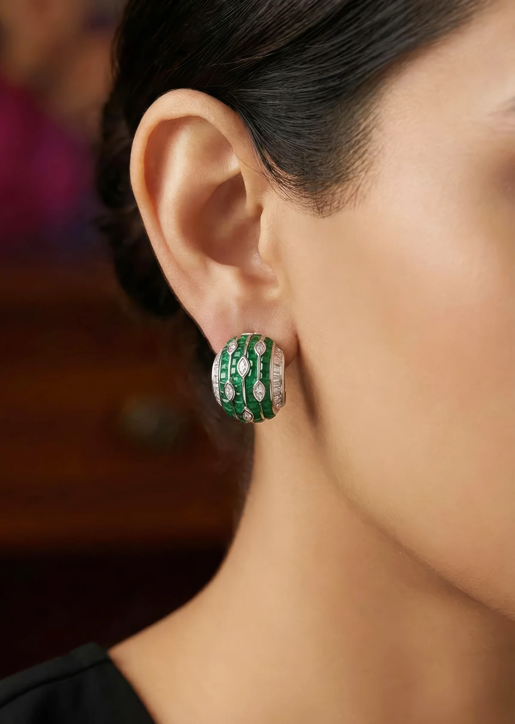 970-green-silver-diamond-earrings-with-timeless-detail-1.webp Green Silver Diamond Earrings With Timeless Detail