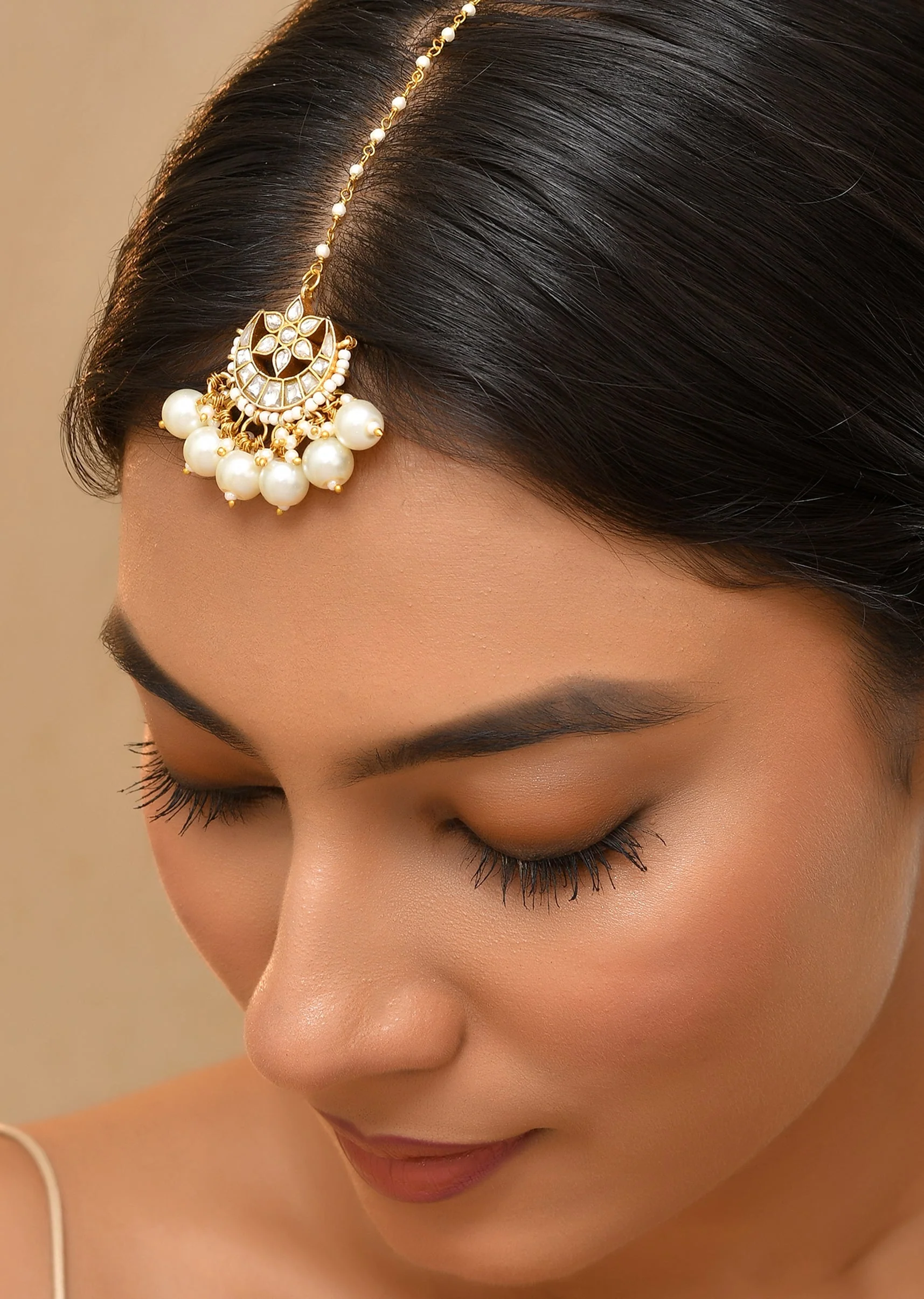 976-off-white-bead-drop-kundan-maangtikka-1.webp Off White Bead Drop Kundan Maangtikka
