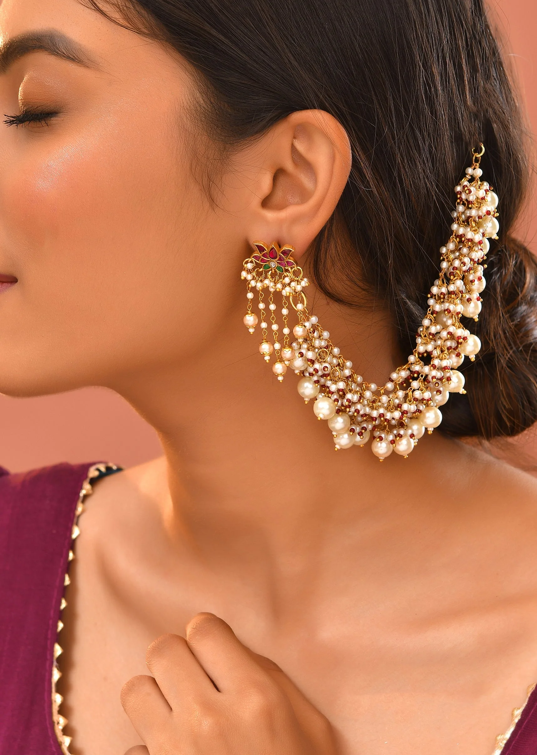 982-white-kundan-cluster-bead-drop-earchain-set-1.webp White Kundan Cluster Bead Drop Earchain Set