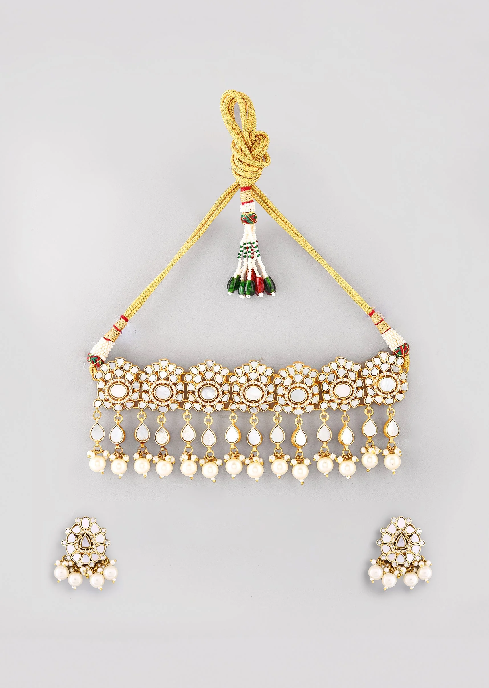 984-white-kundan-pendant-bead-drop-necklace-and-earrings-set-2.webp White Kundan Pendant Bead Drop Necklace and Earrings Set