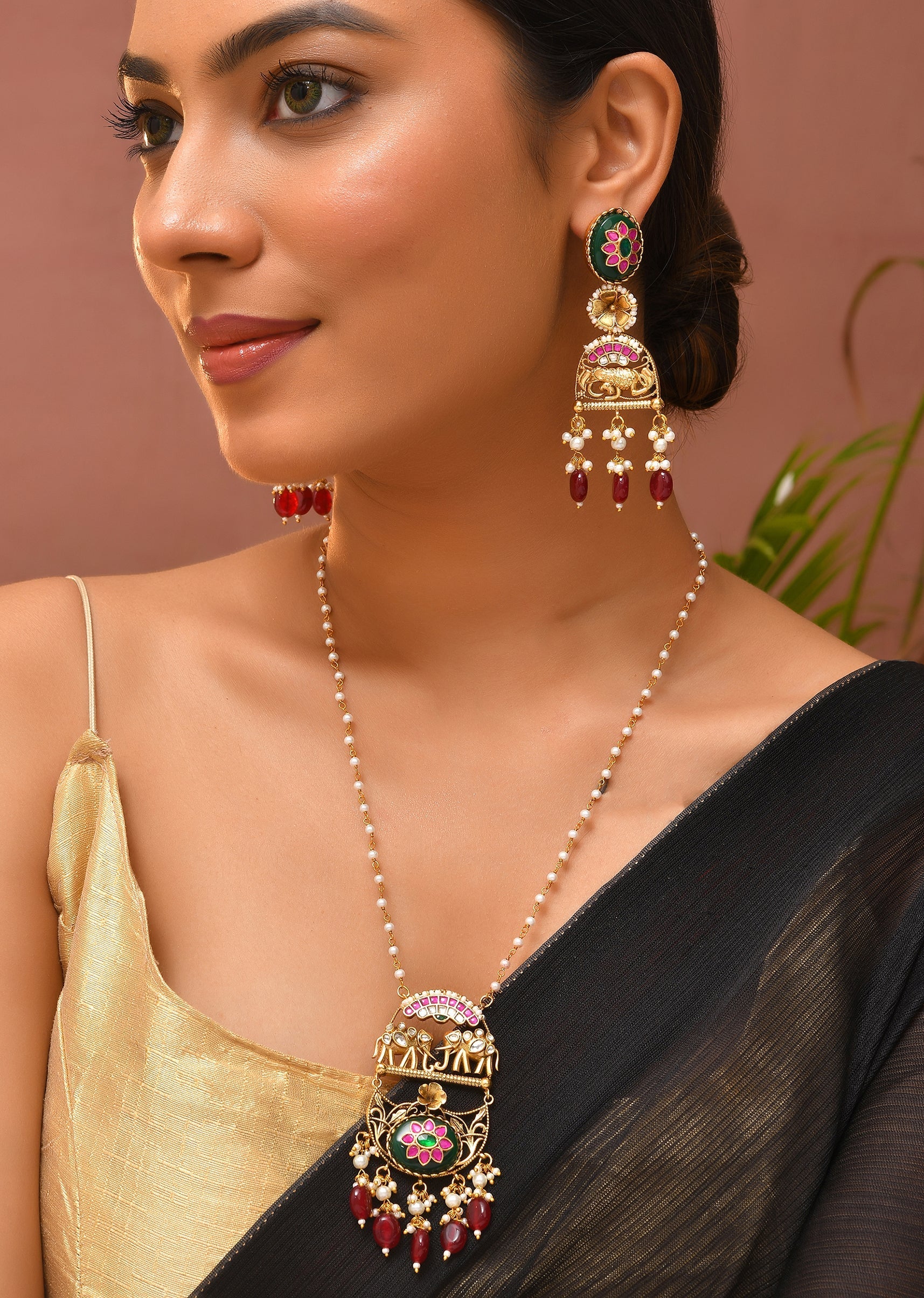 986-multi-floral-motif-enamelled-pendant-necklace-and-earrings-set-1.jpg Multi Floral Motif Enamelled Pendant Necklace and Earrings Set
